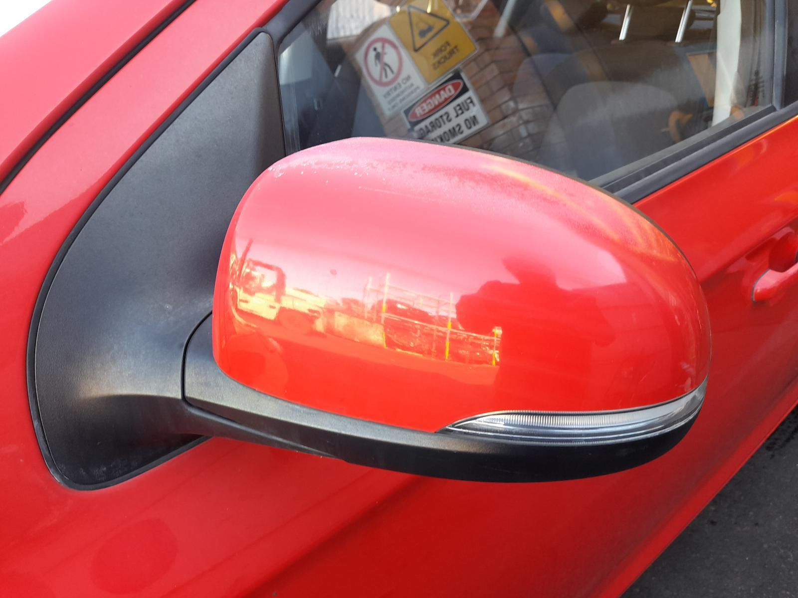 View Auto part Left Door Mirror Hyundai I20 2014