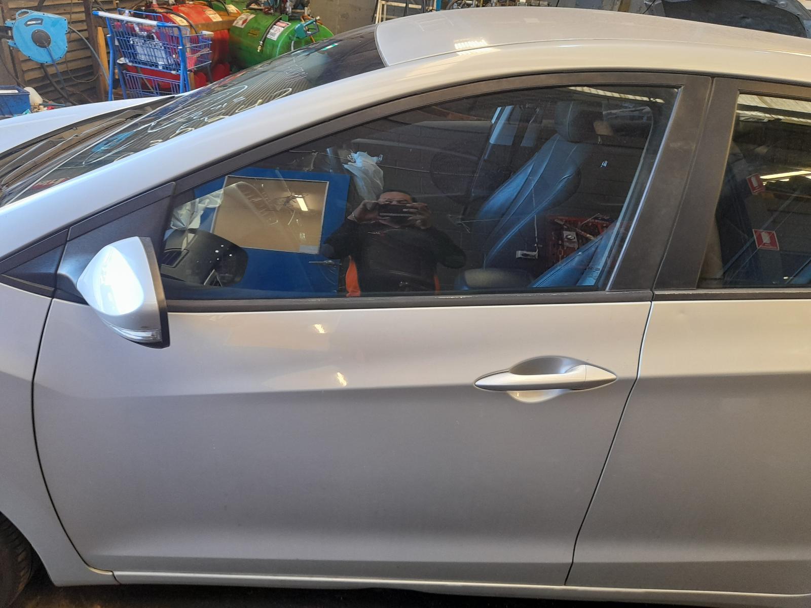 View Auto part Left Front Door Window Hyundai I30 2016