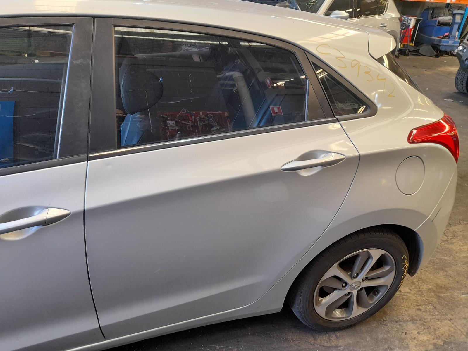 View Auto part Left Rear Side Glass Hyundai I30 2016