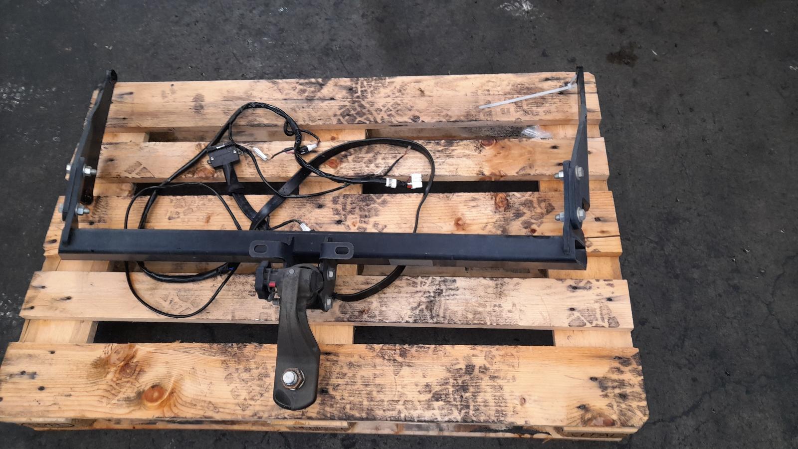 View Auto part Towbar Mazda Cx5 2018