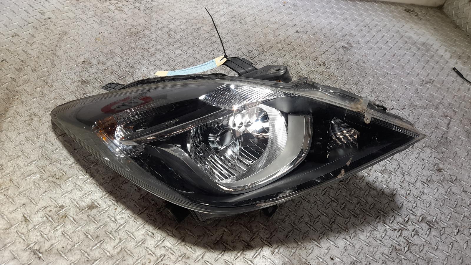 View Auto part Right Headlamp Mazda Bt50 2016