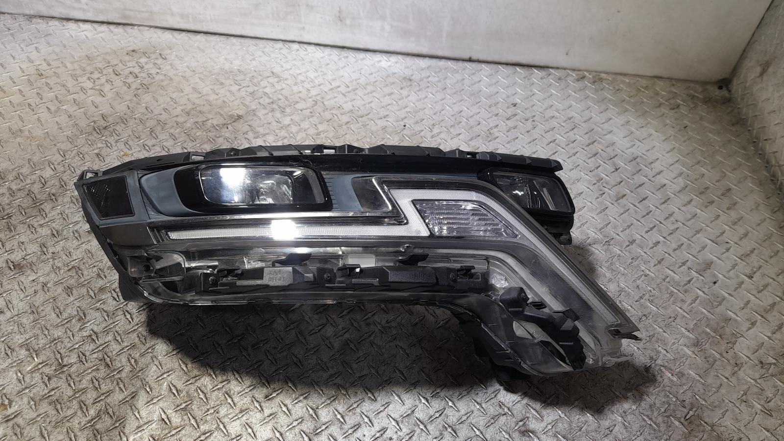 View Auto part Right Headlamp Kia Carnival/grand Carnival 2022