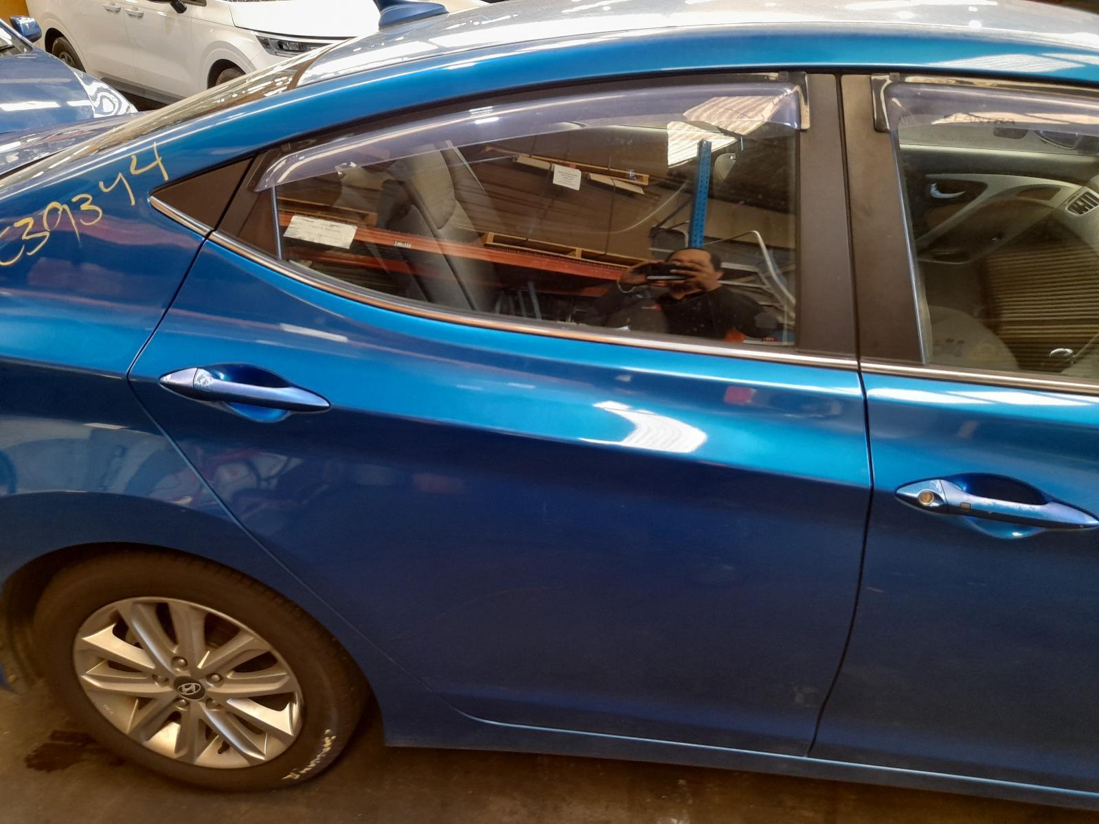 View Auto part Right Rear Wnd Reg/Motor Hyundai Elantra 2015