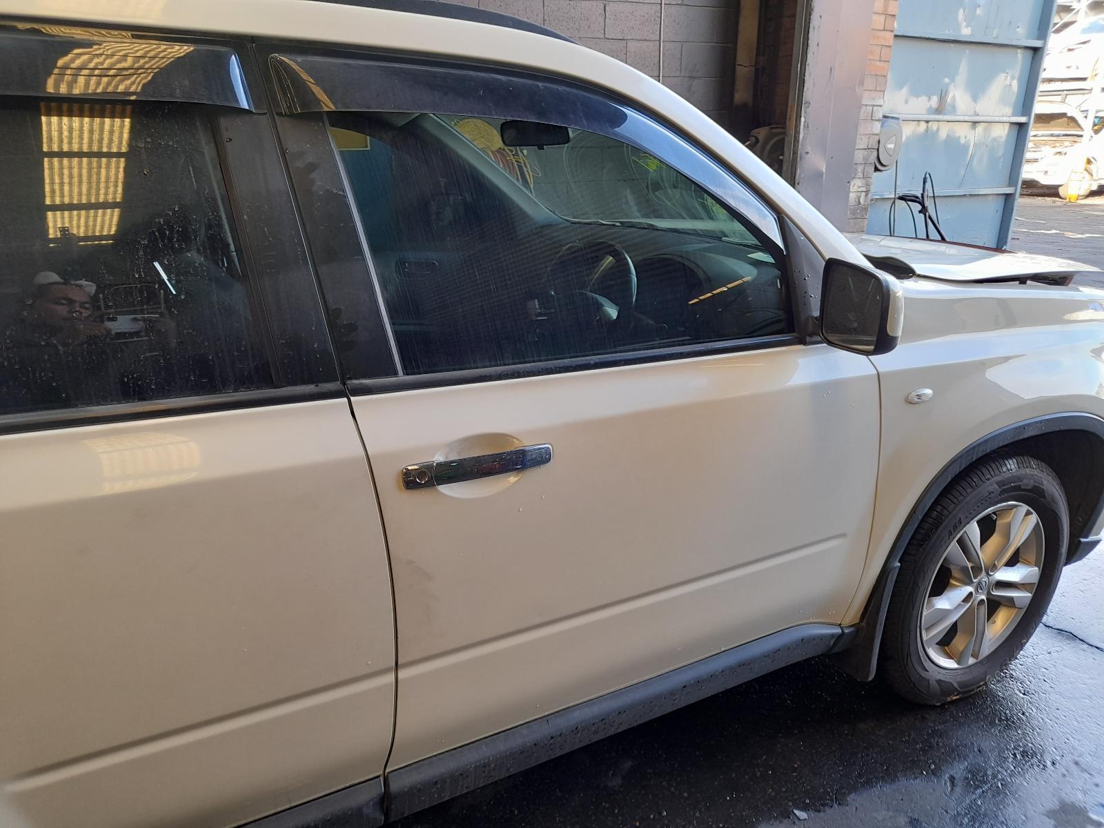 View Auto part Right Front Door Nissan Xtrail 2012