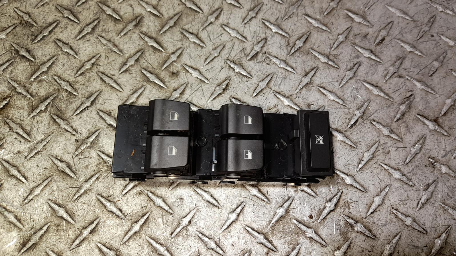 View Auto part Pwr Dr Wind Switch Hyundai I30 2019