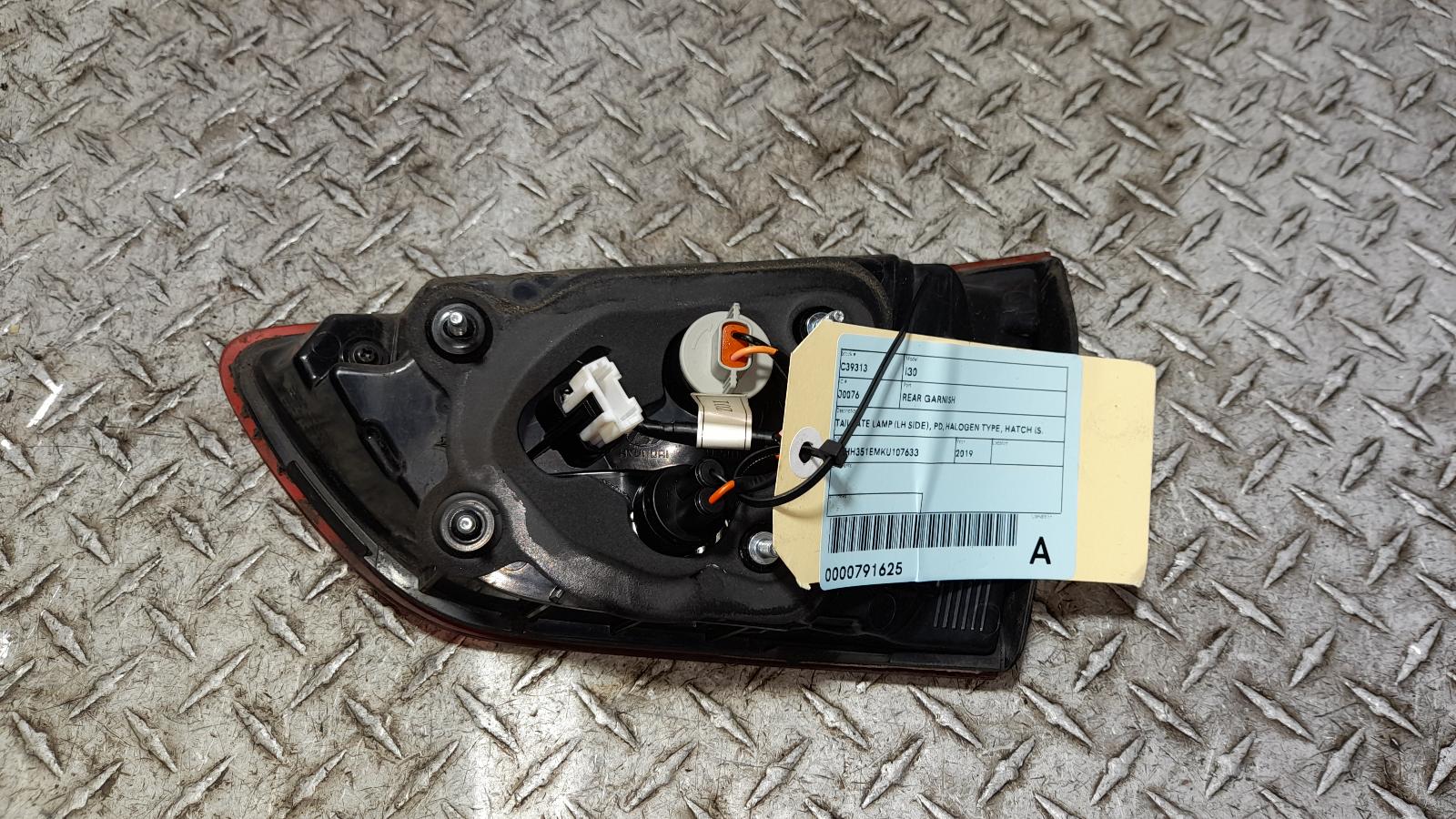 View Auto part Rear Garnish Hyundai I30 2019