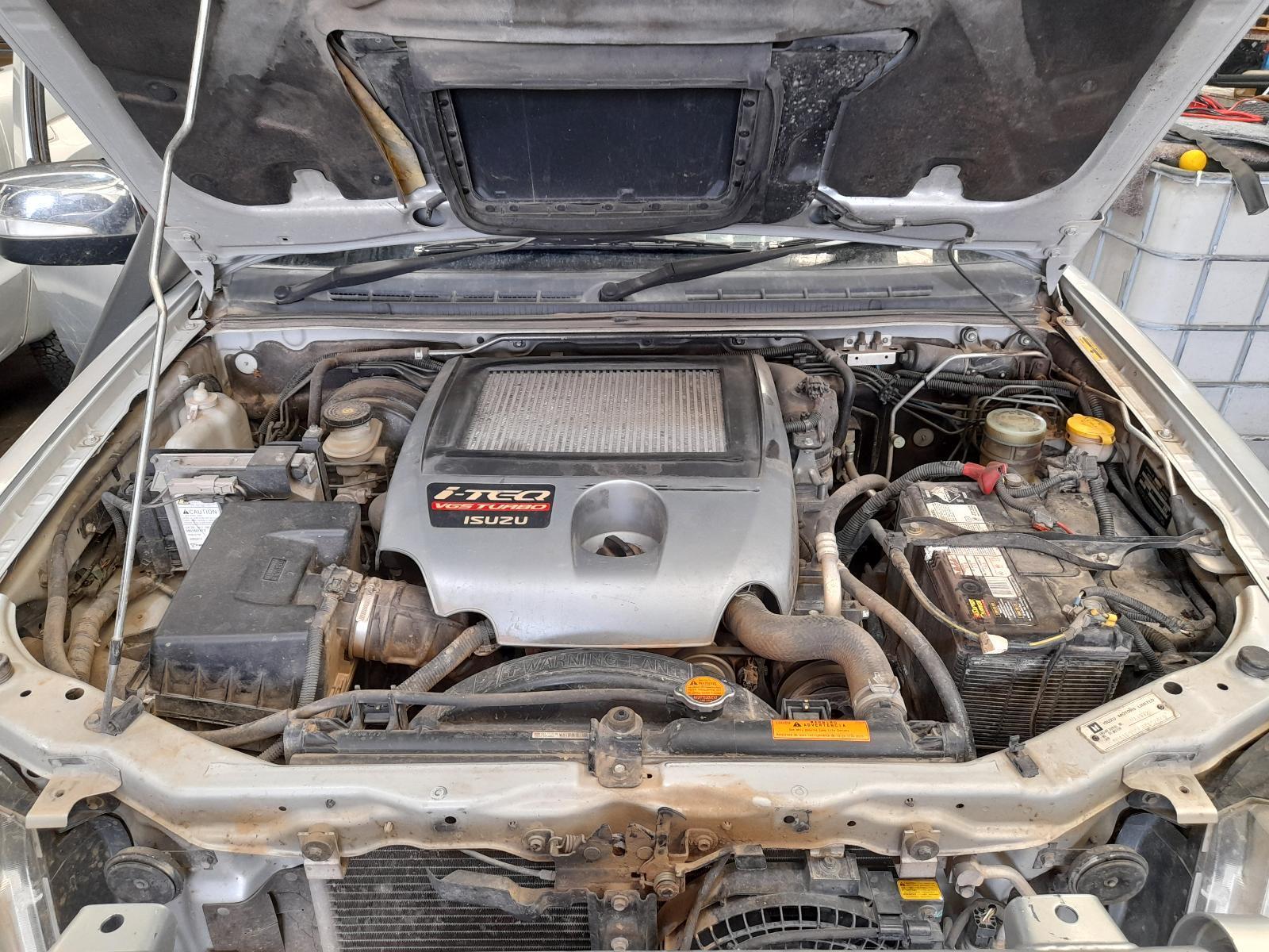 View Auto part Engine Isuzu Dmax 2011