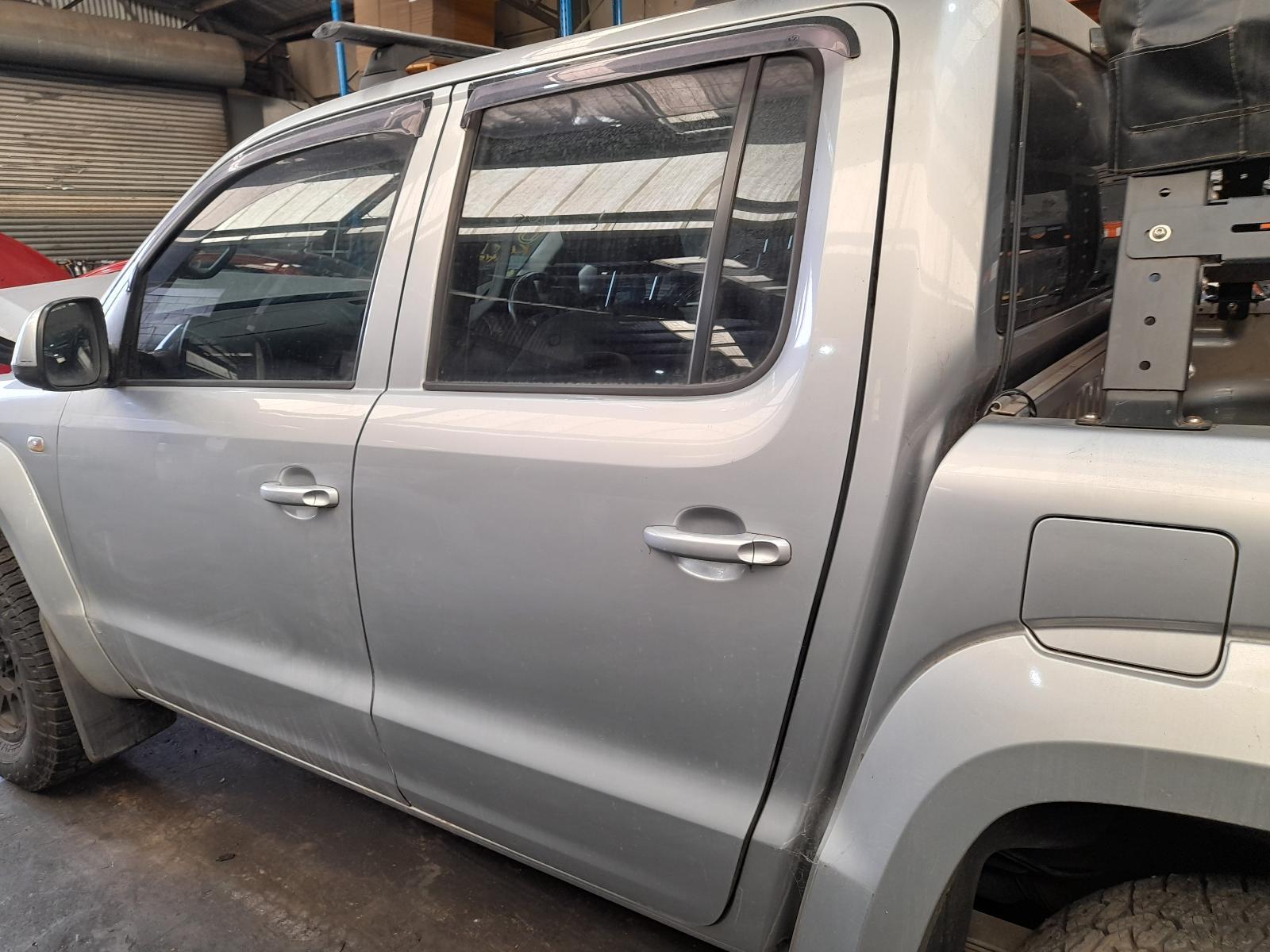 View Auto part Left Rear Door/Sliding Volkswagen Amarok 2016