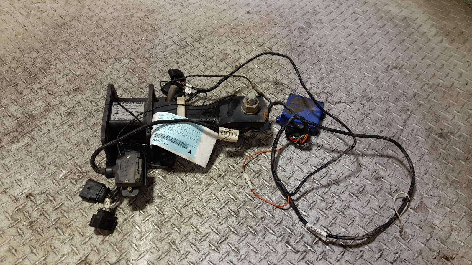 View Auto part Towbar Volkswagen Amarok 2016