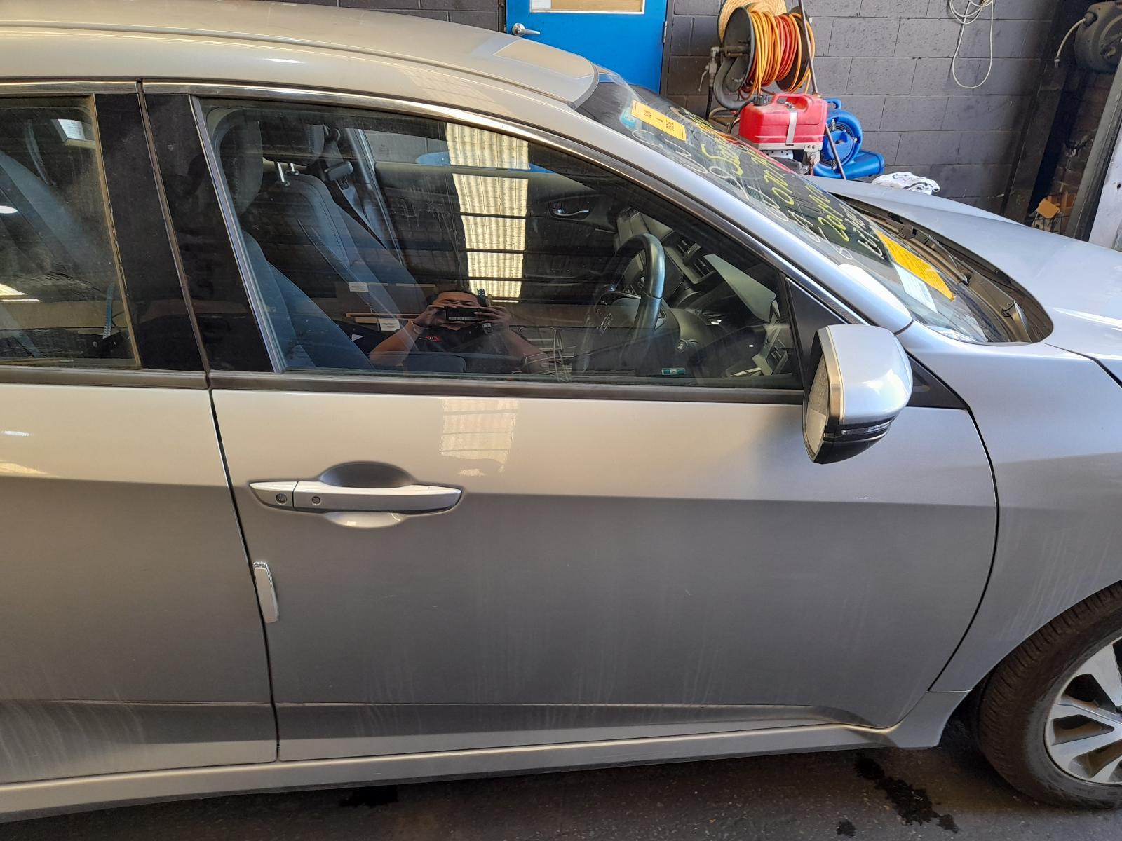 View Auto part Right Front Door Honda Civic 2019
