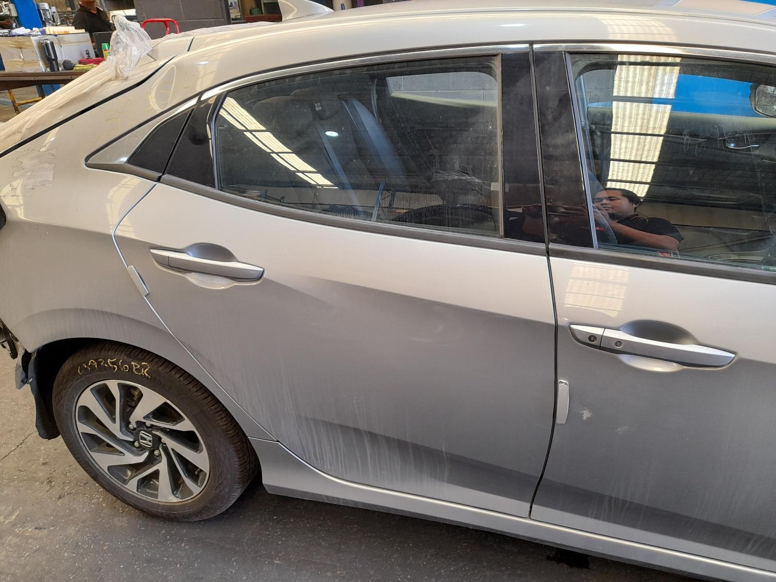 View Auto part Right Rear Door Sliding Honda Civic 2019