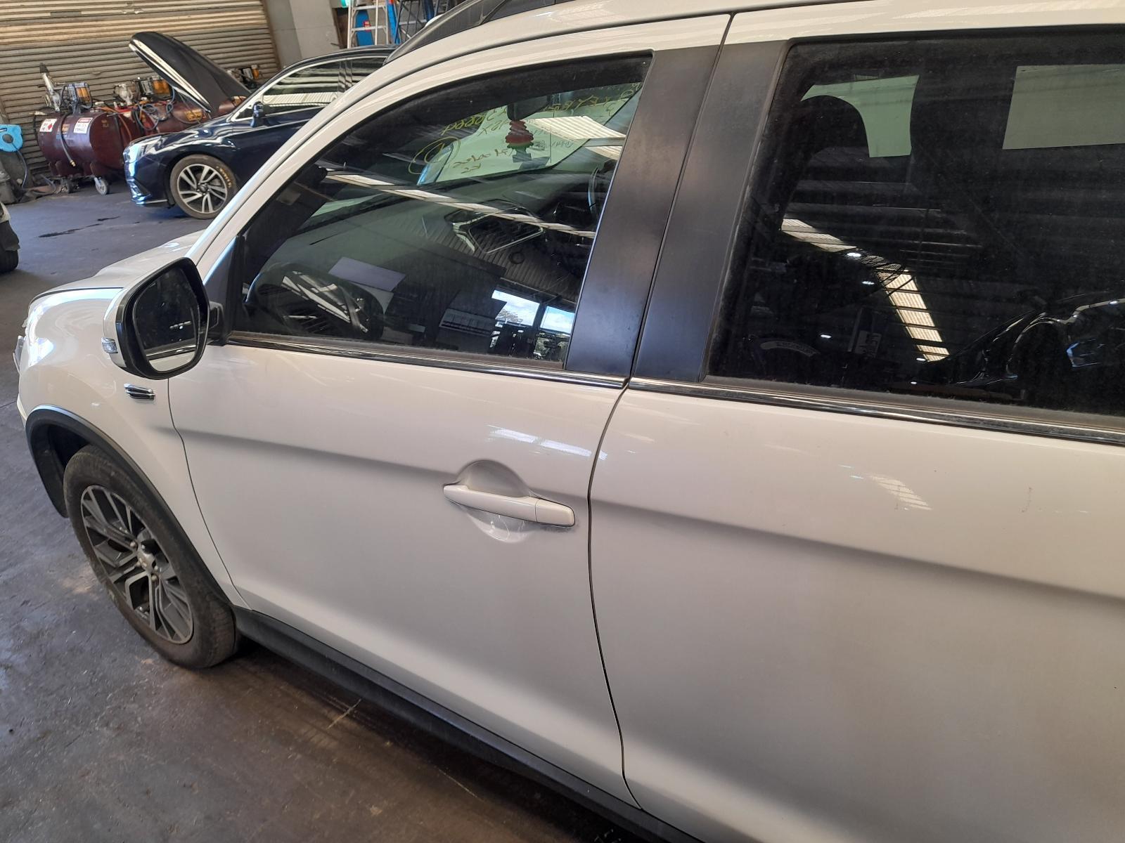 View Auto part Left Front Door Mitsubishi Asx 2016