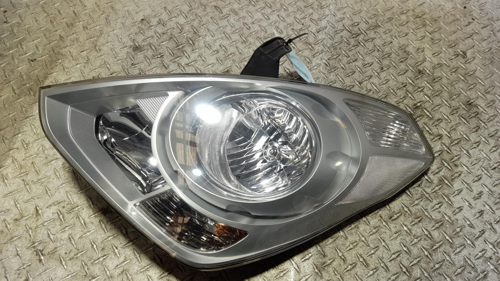 View Auto part Left Headlamp Hyundai Iload/imax 2016