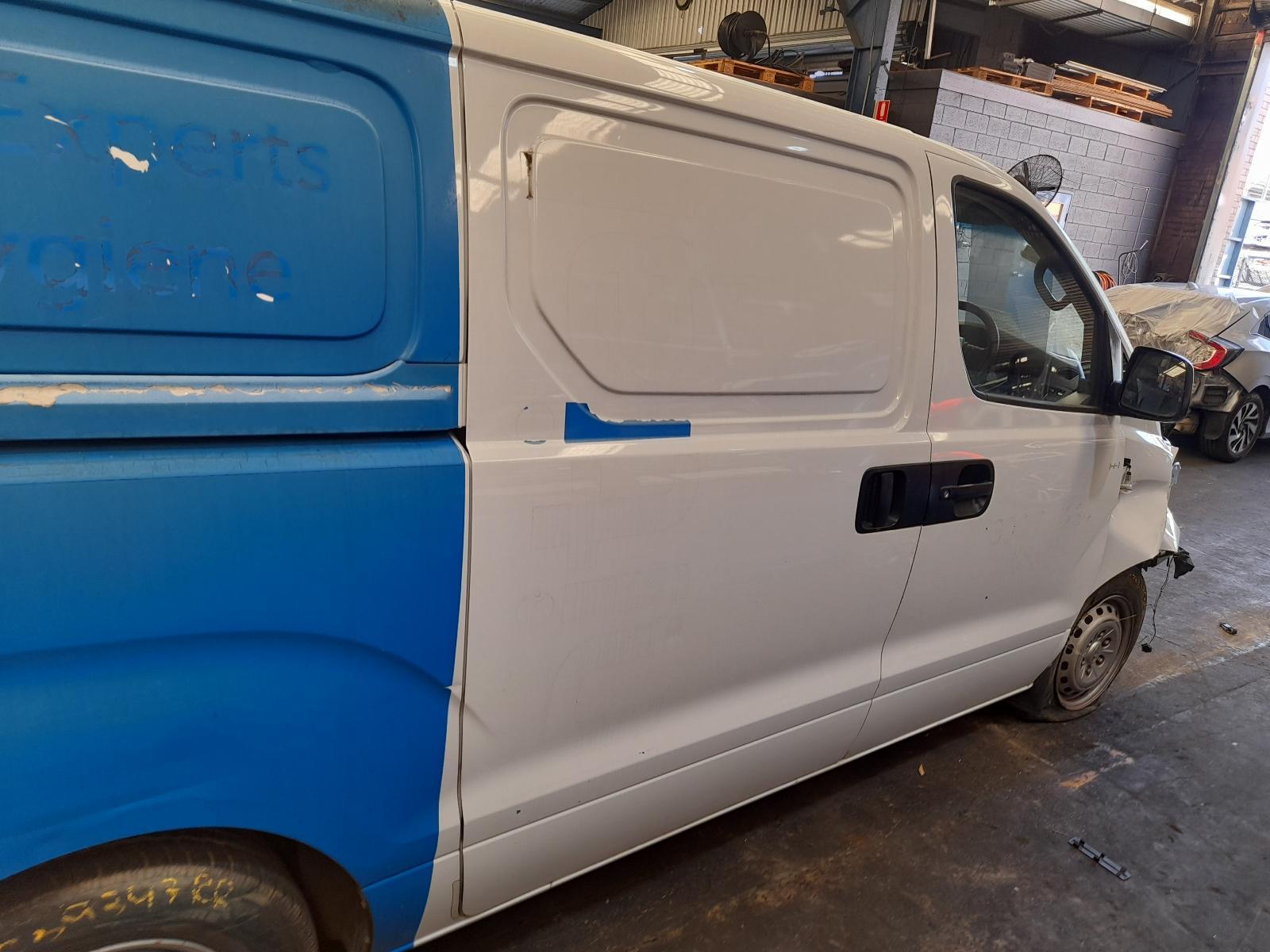 View Auto part Right Rear Door Sliding Hyundai Iload/imax 2016