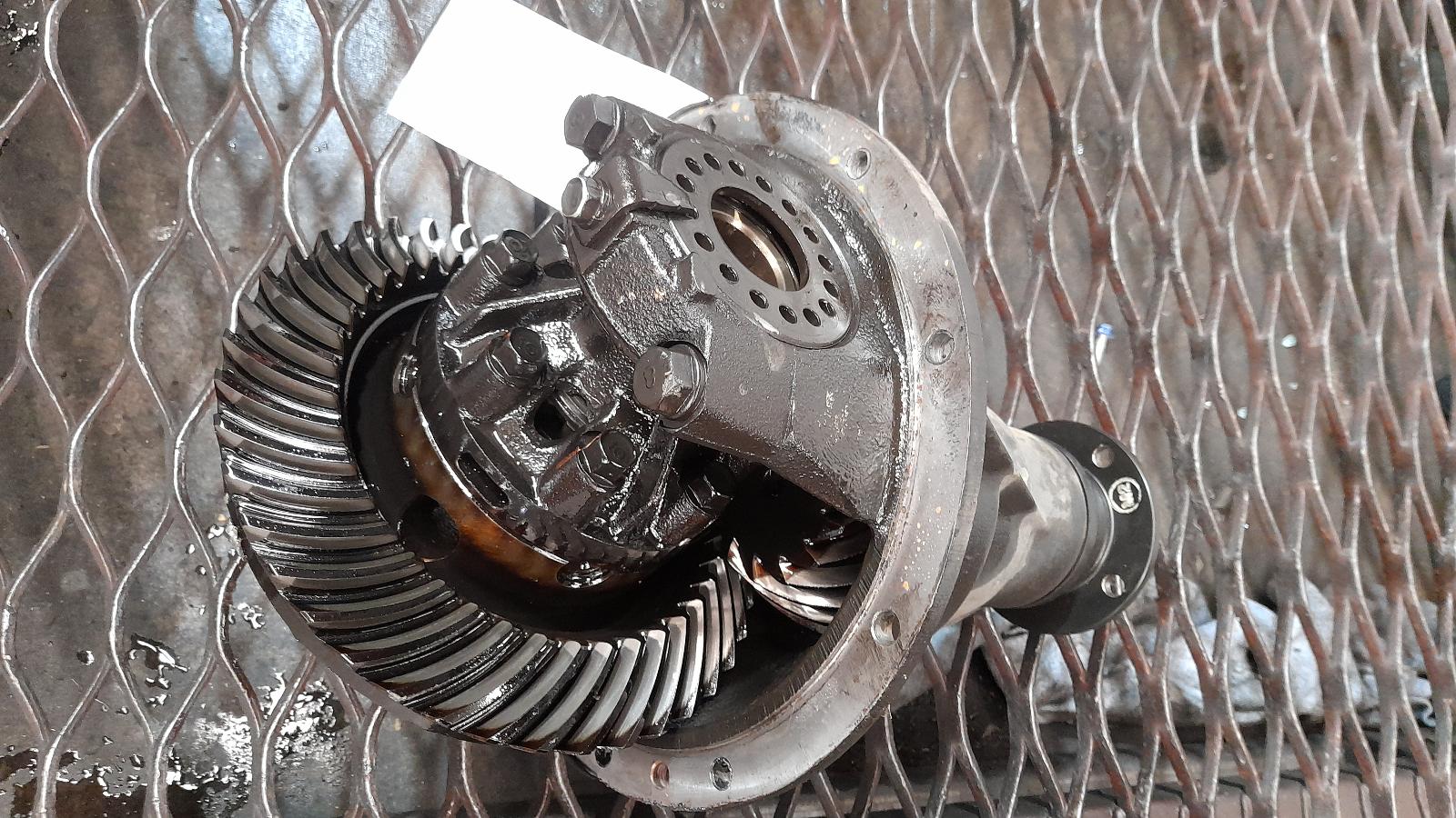 View Auto part Differential Centre Hyundai Iload/imax 2016