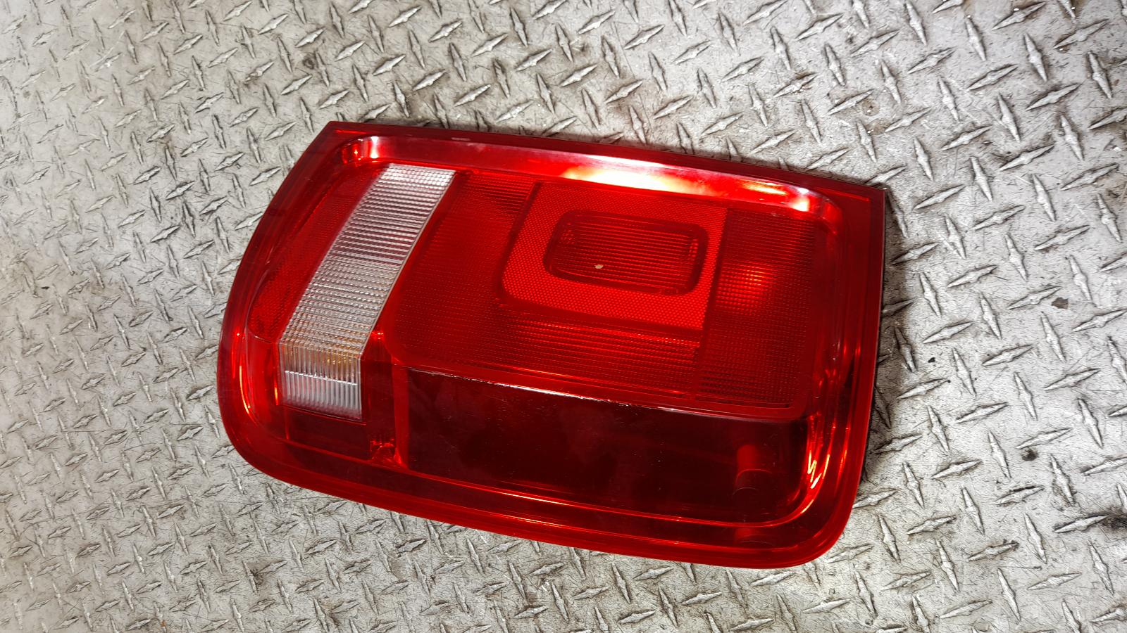 View Auto part Right Taillight Volkswagen Amarok 2016