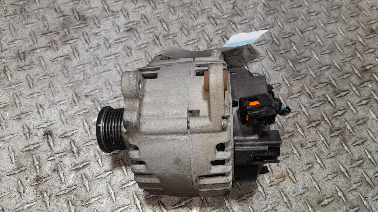 View Auto part Alternator Volkswagen Golf 2014
