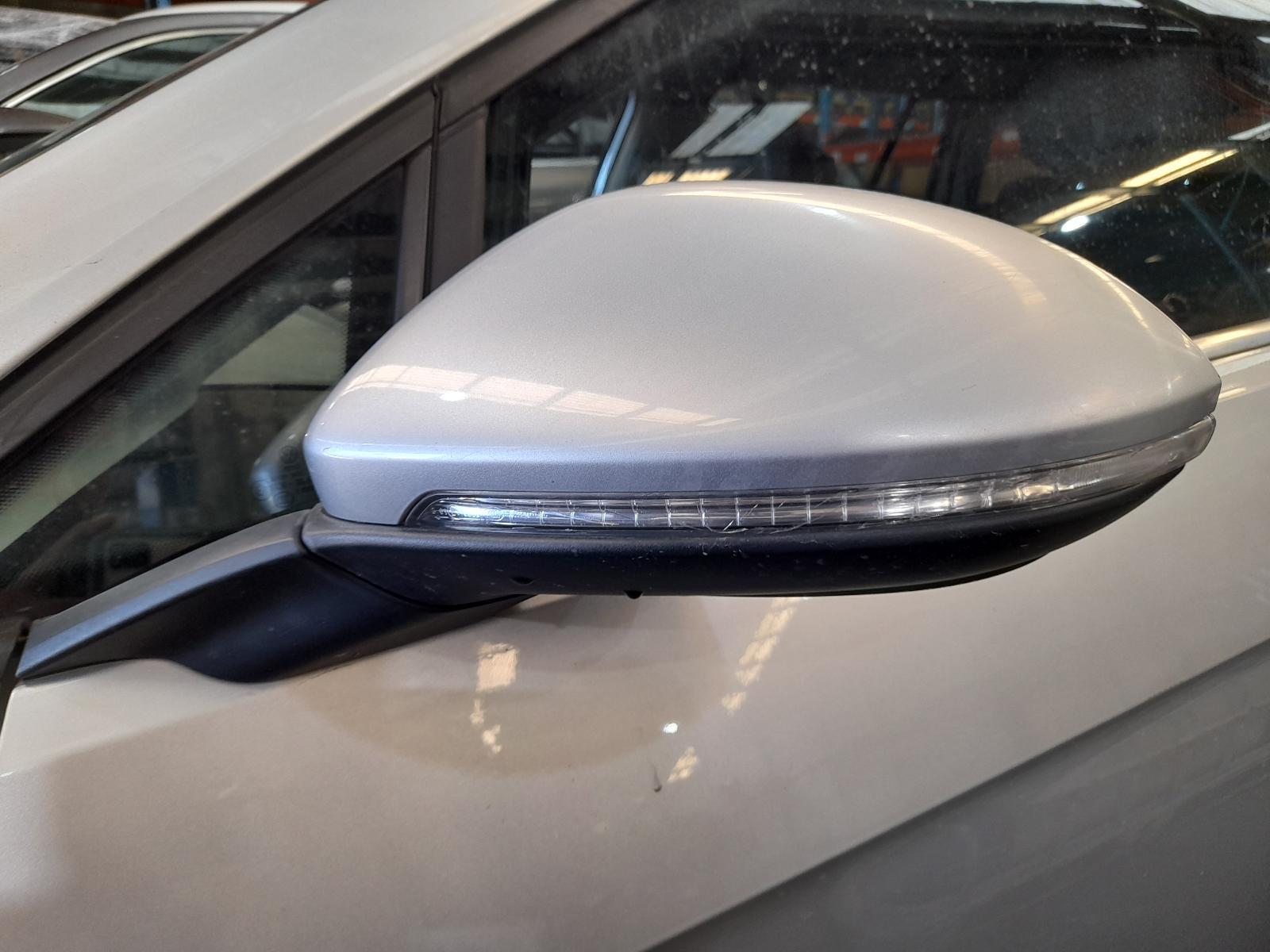 View Auto part Left Door Mirror Volkswagen Golf 2014