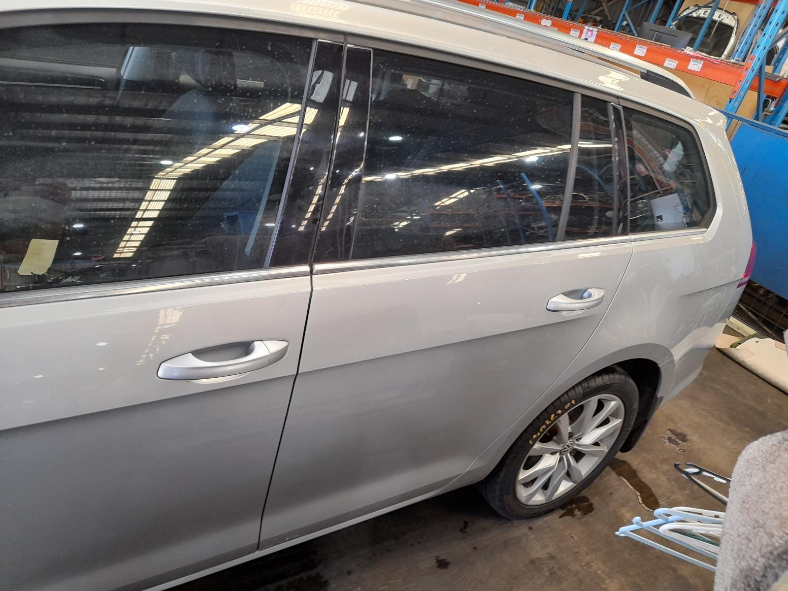 View Auto part Left Rear Door/Sliding Volkswagen Golf 2014