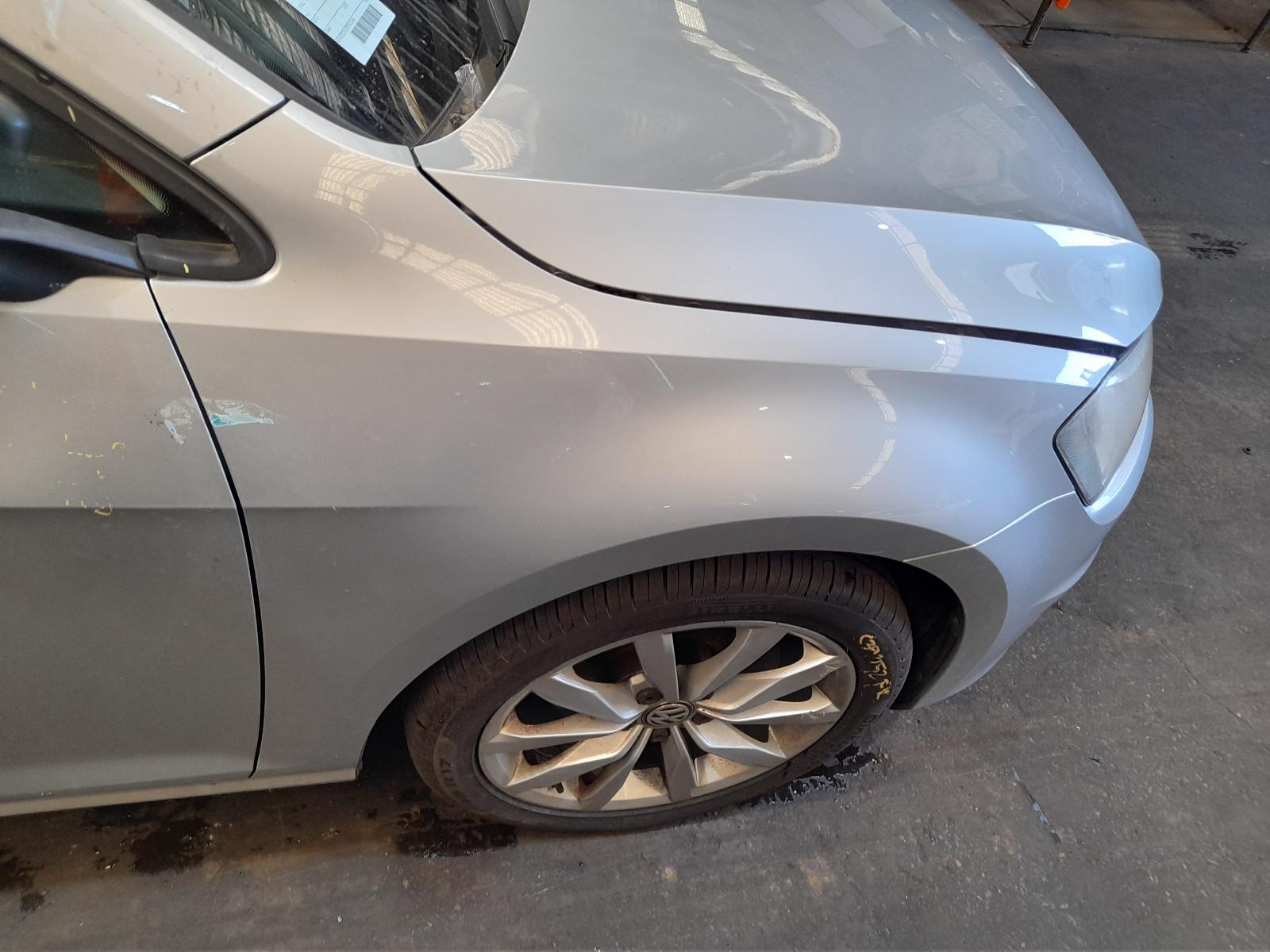 View Auto part Right Guard Volkswagen Golf 2014