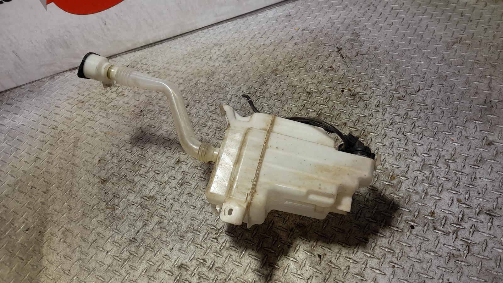 View Auto part Washer Bottle Toyota Kluger 2017