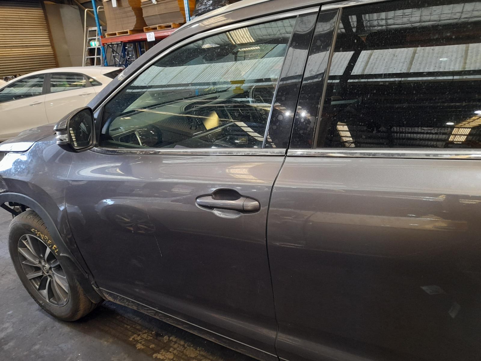 View Auto part Left Front Door Window Toyota Kluger 2017