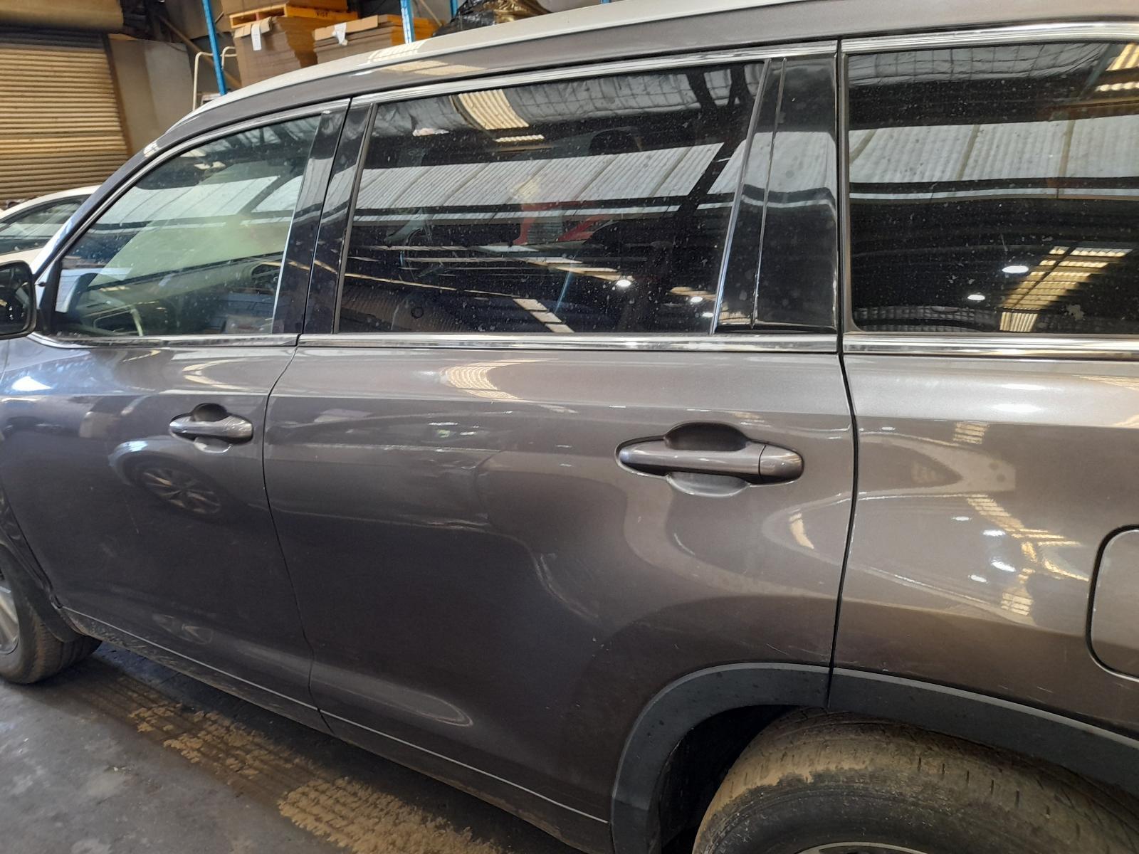 View Auto part Left Rear Door/Sliding Toyota Kluger 2017