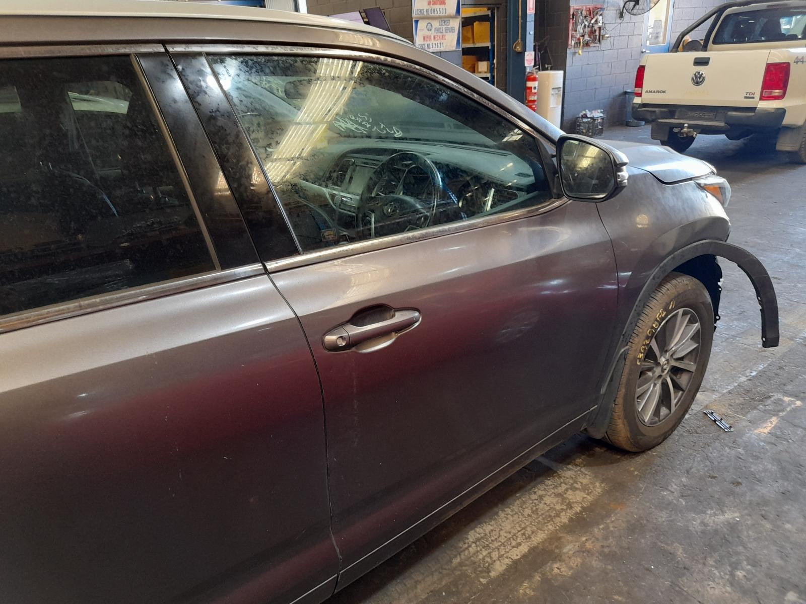 View Auto part Right Front Window Reg/Motor Toyota Kluger 2017