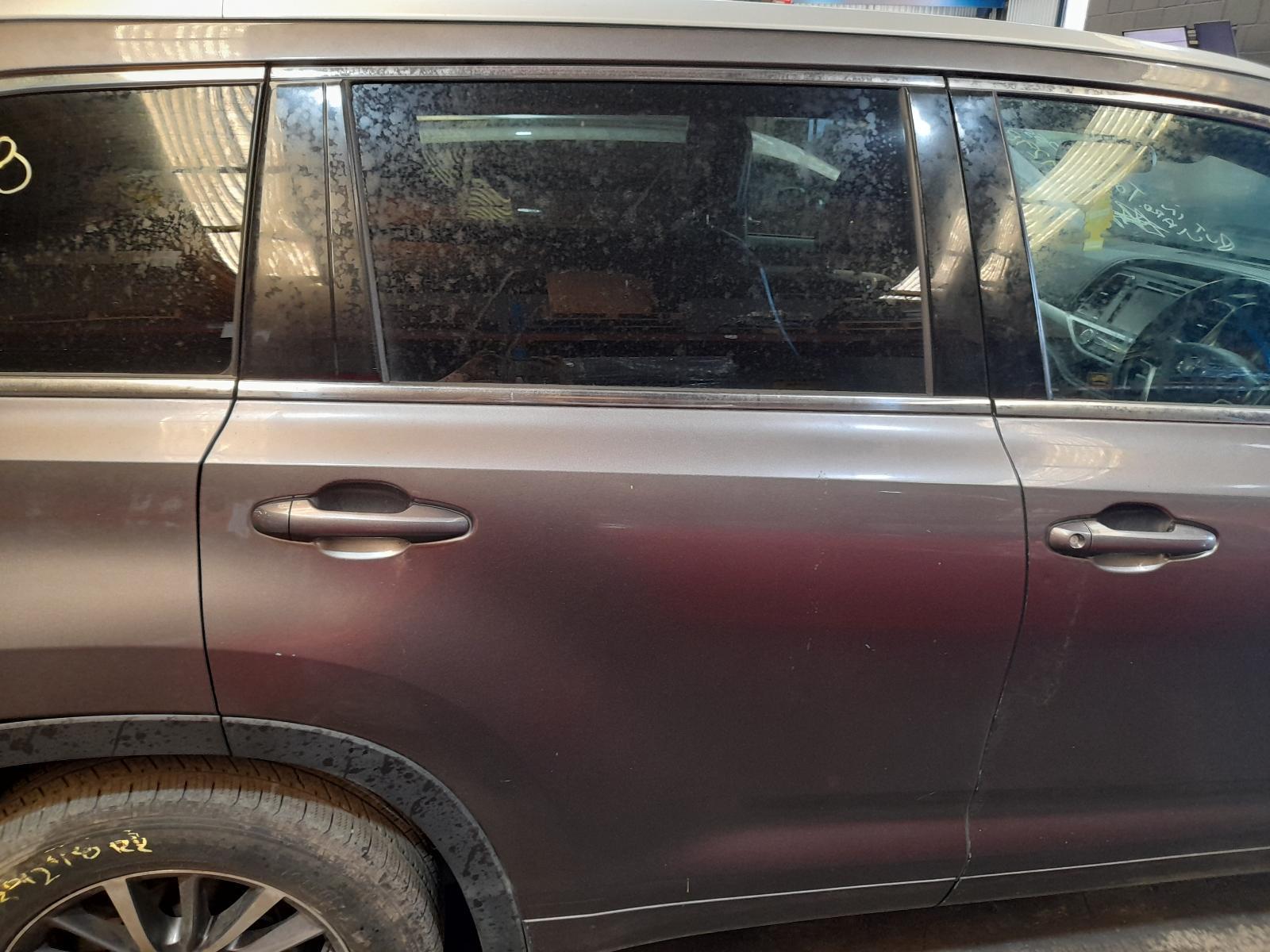 View Auto part Right Rear Door Sliding Toyota Kluger 2017