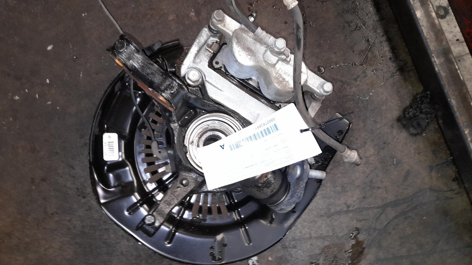 View Auto part Left Front Hub Assembly Toyota Kluger 2017