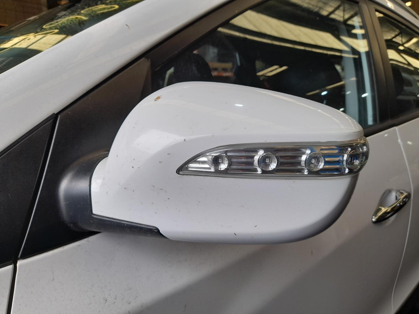 View Auto part Left Door Mirror Hyundai Ix35 2015
