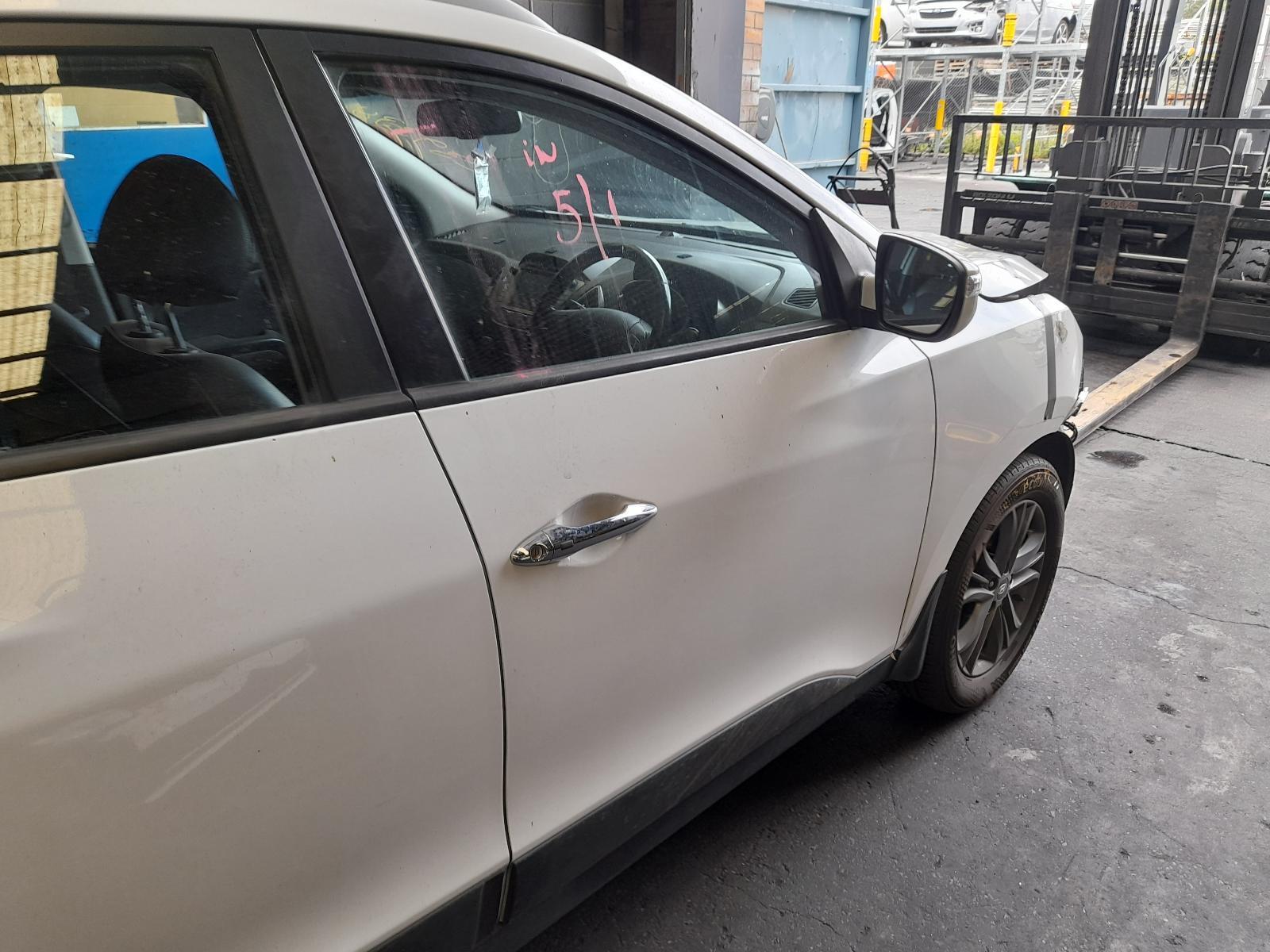 View Auto part Right Front Door Window Hyundai Ix35 2015