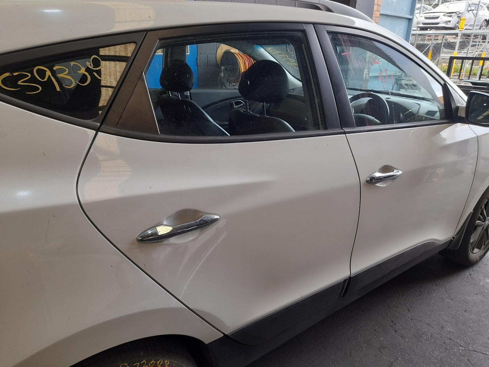 View Auto part Right Rear Door Window Hyundai Ix35 2015