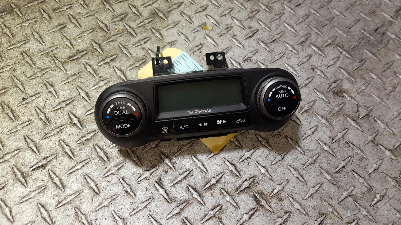 View Auto part Heater/Ac Controls Hyundai Ix35 2015