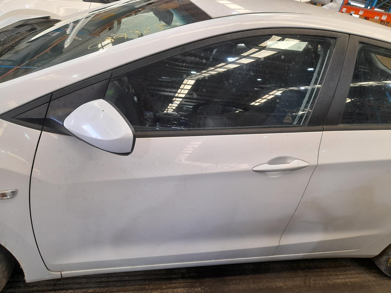 View Auto part Left Front Door Window Hyundai I30 2015