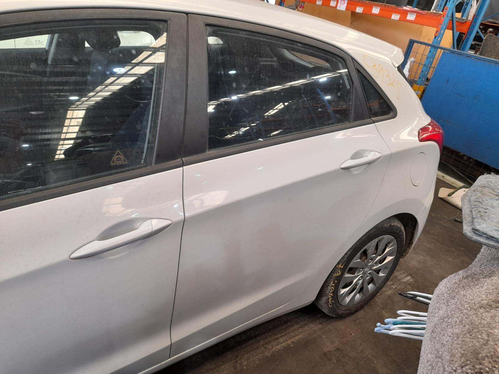 View Auto part Left Rear Door Window Hyundai I30 2015