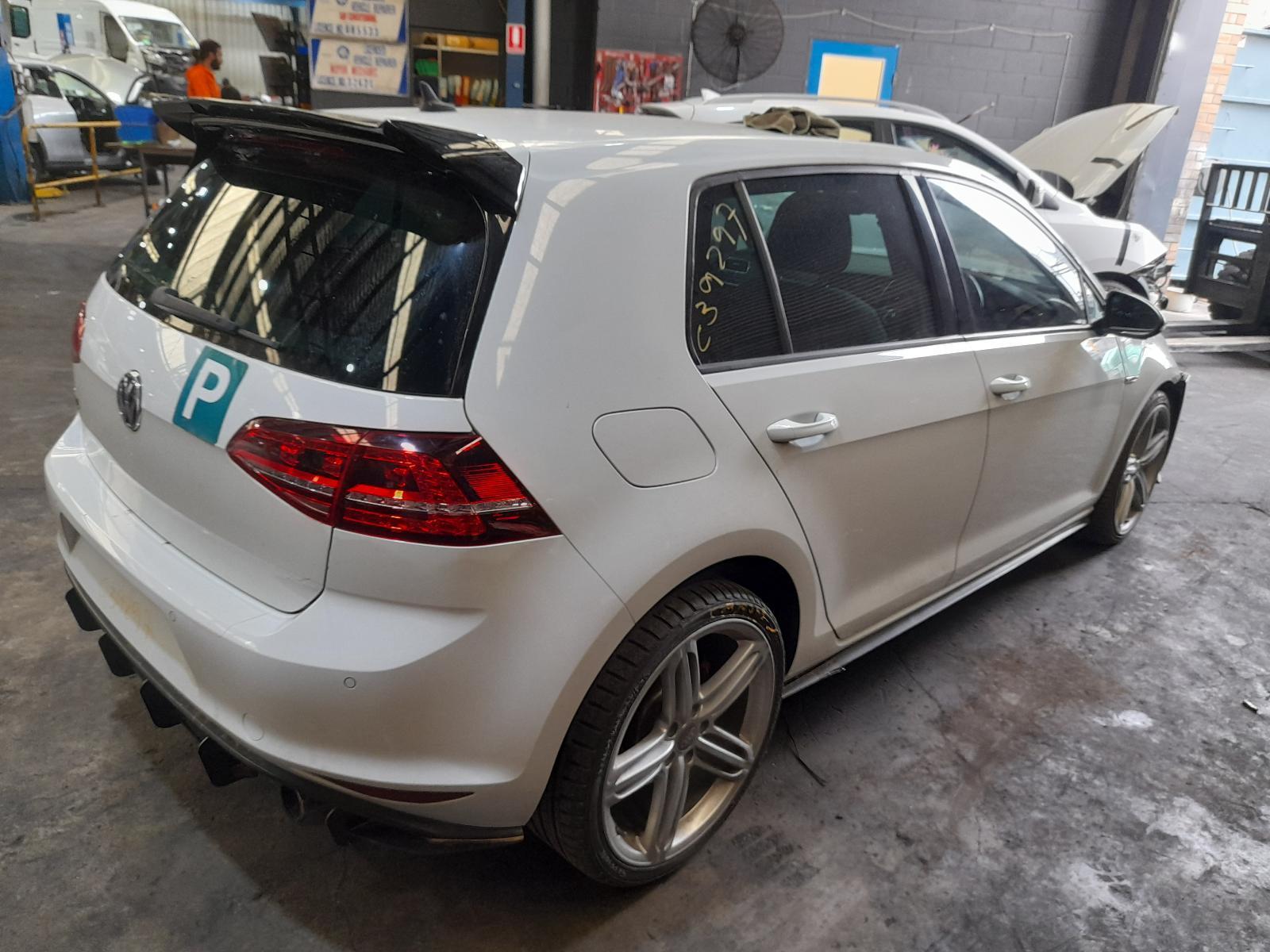 View Auto part Trans/Gearbox Volkswagen Golf 2014