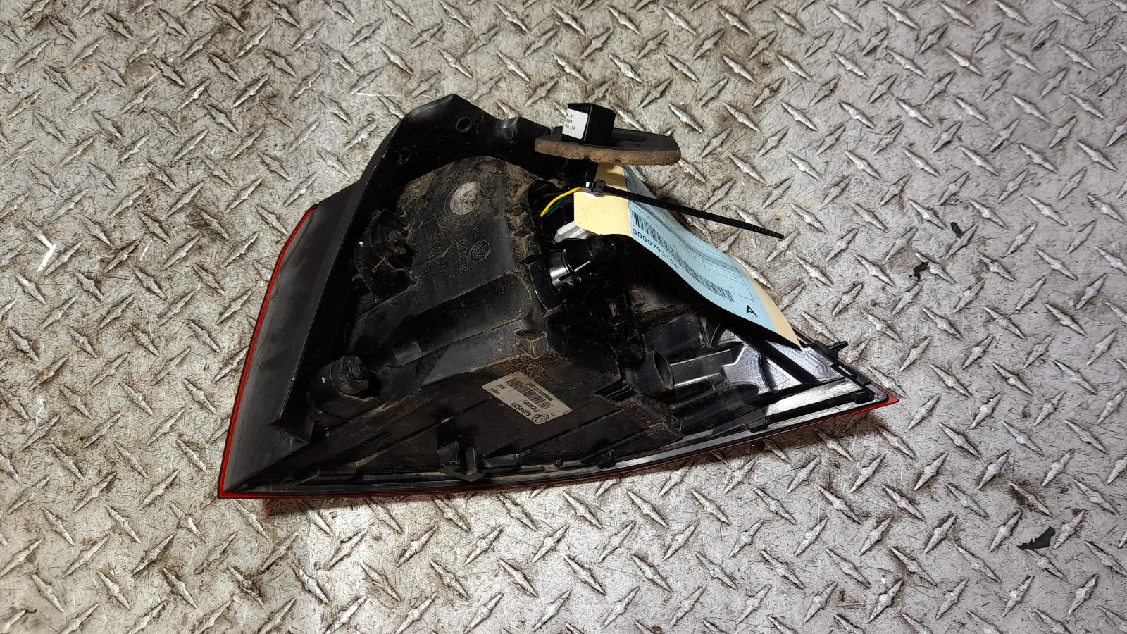 View Auto part Left Taillight Volkswagen Golf 2014