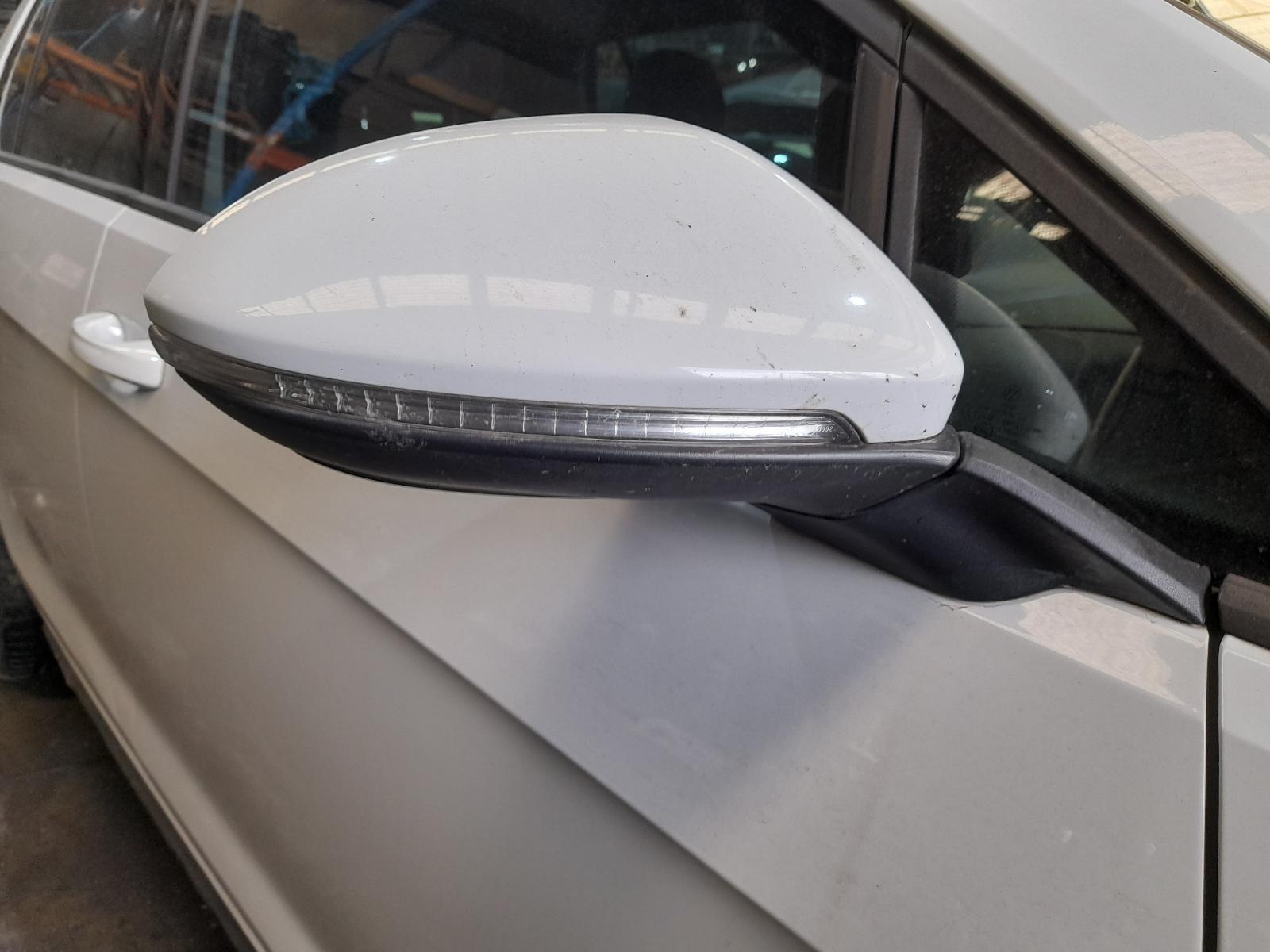 View Auto part Right Door Mirror Volkswagen Golf 2014