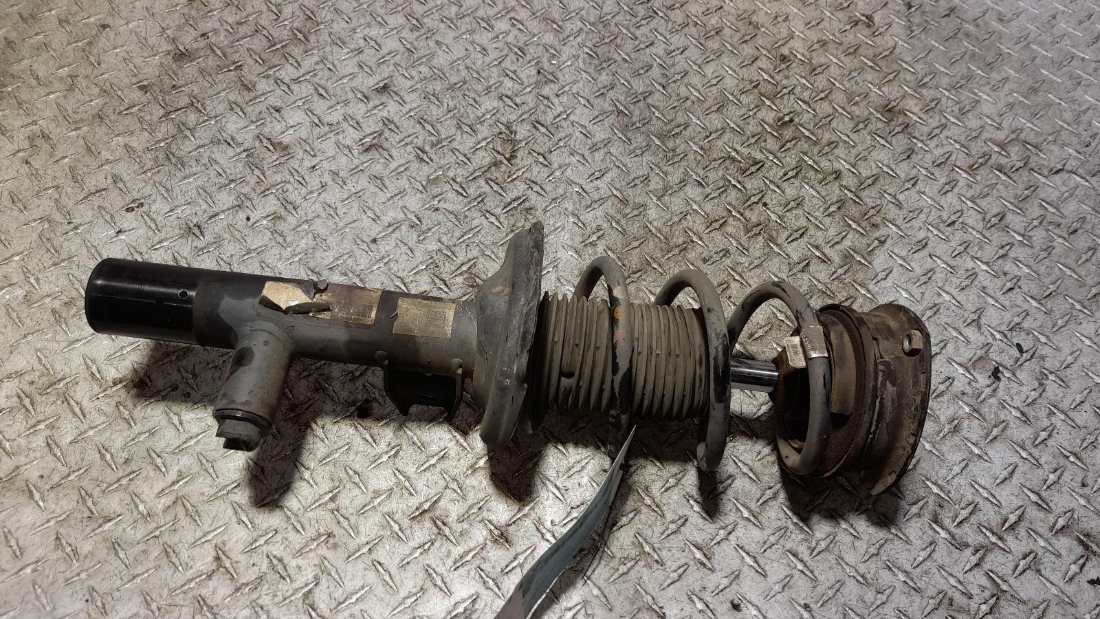 View Auto part Right Front Strut Volkswagen Golf 2014