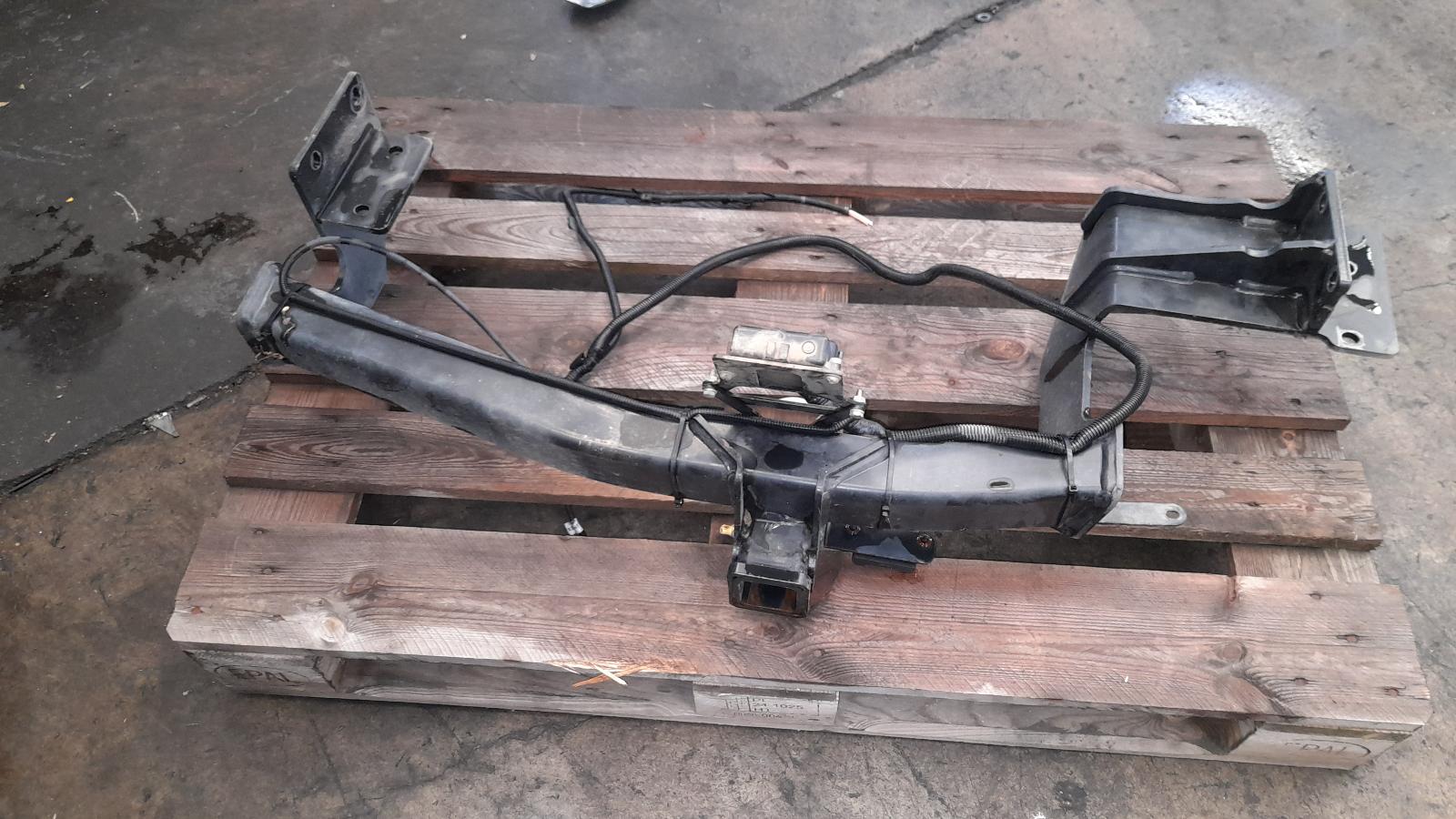 View Auto part Towbar Kia Sorento 2015