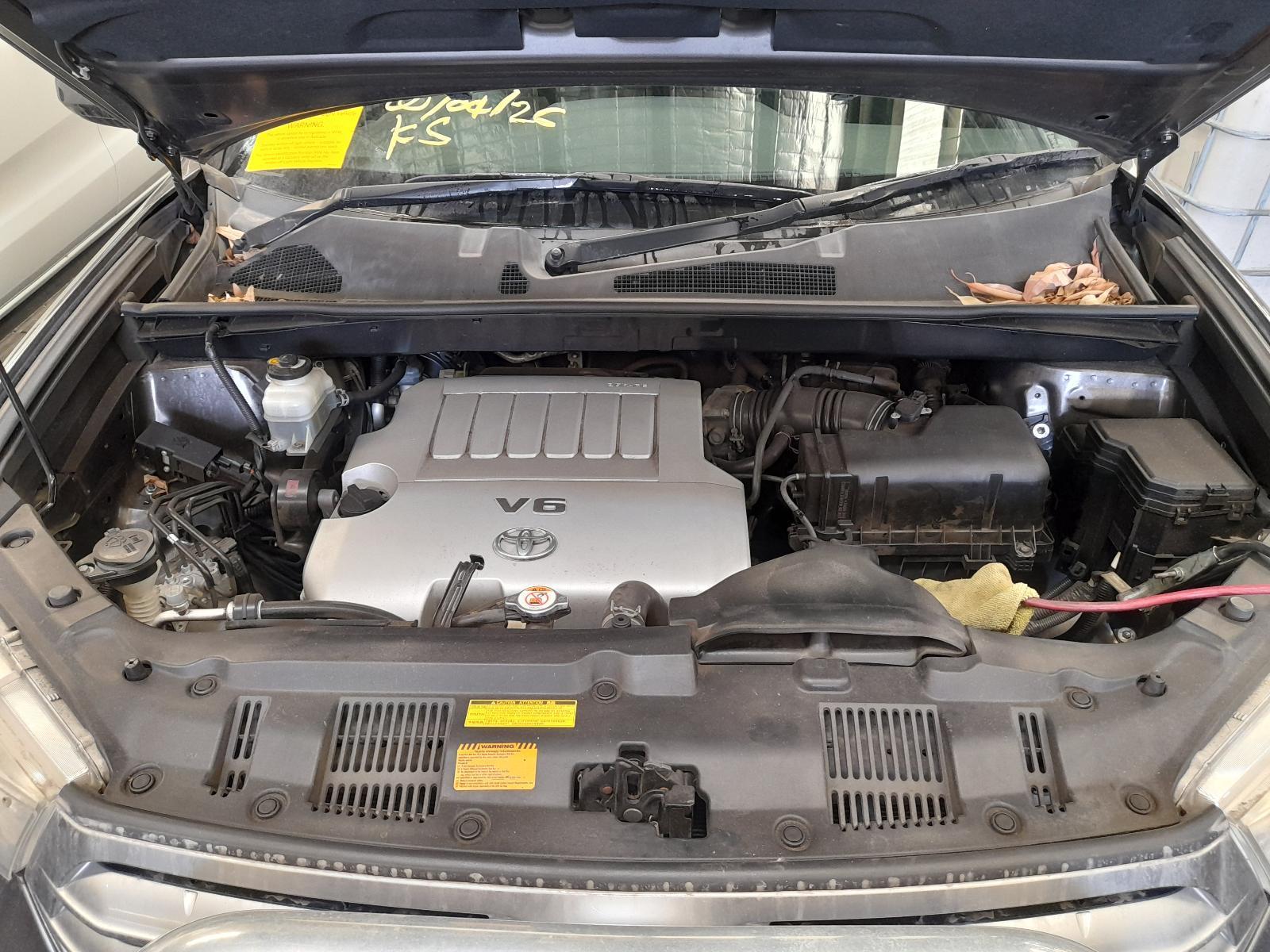 View Auto part Engine Toyota Kluger 2011