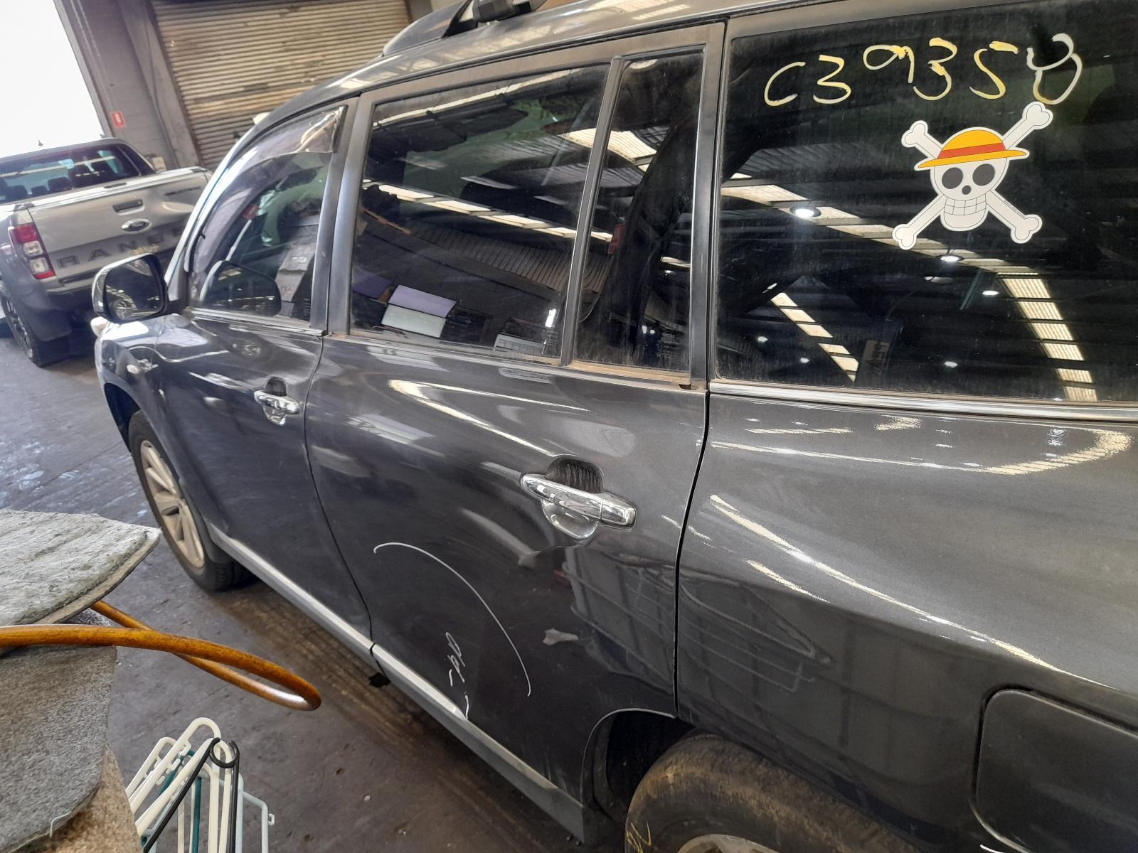 View Auto part Left Rear Side Glass Toyota Kluger 2011