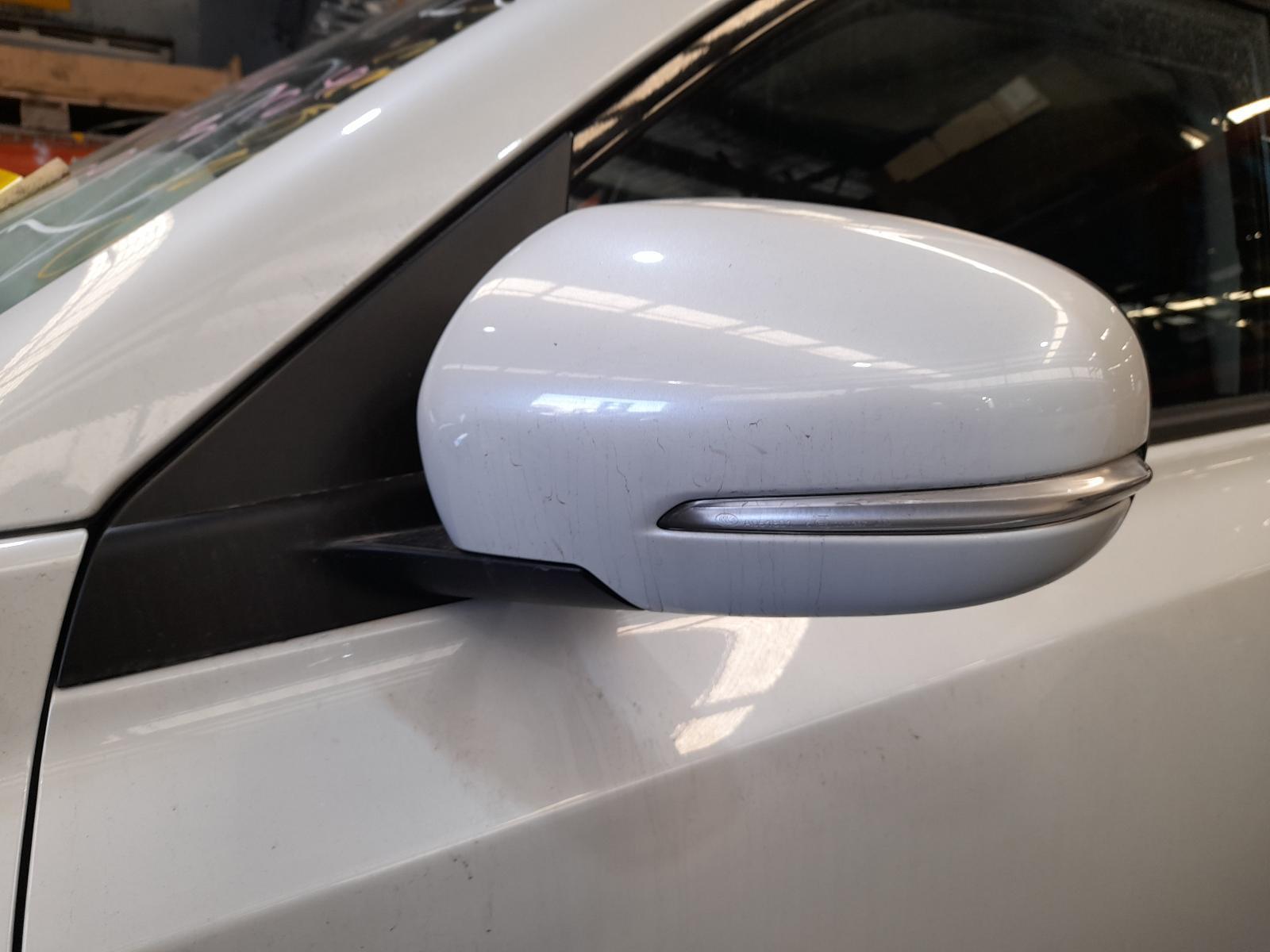 View Auto part Left Door Mirror Suzuki Vitara 2018