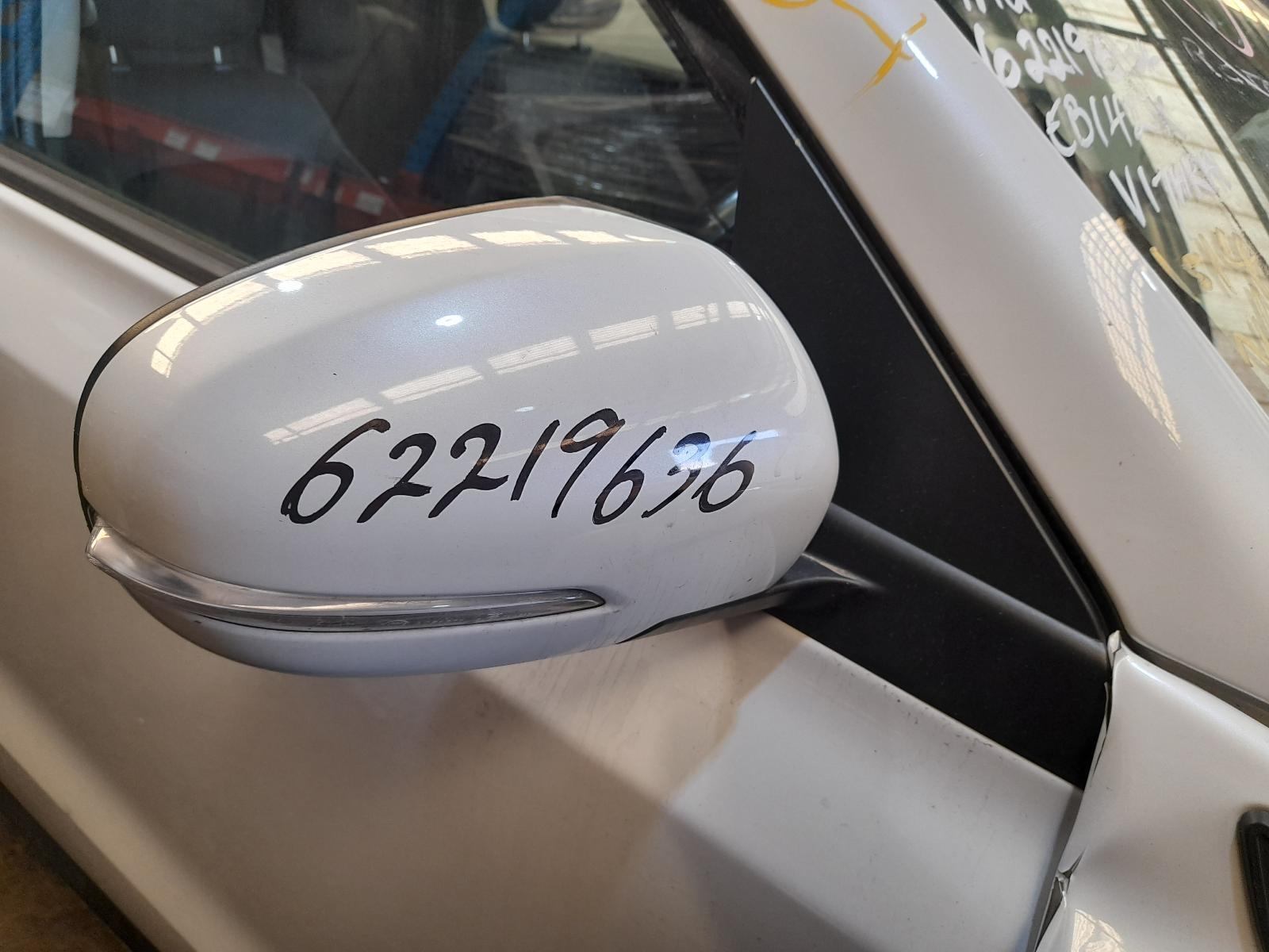 View Auto part Right Door Mirror Suzuki Vitara 2018