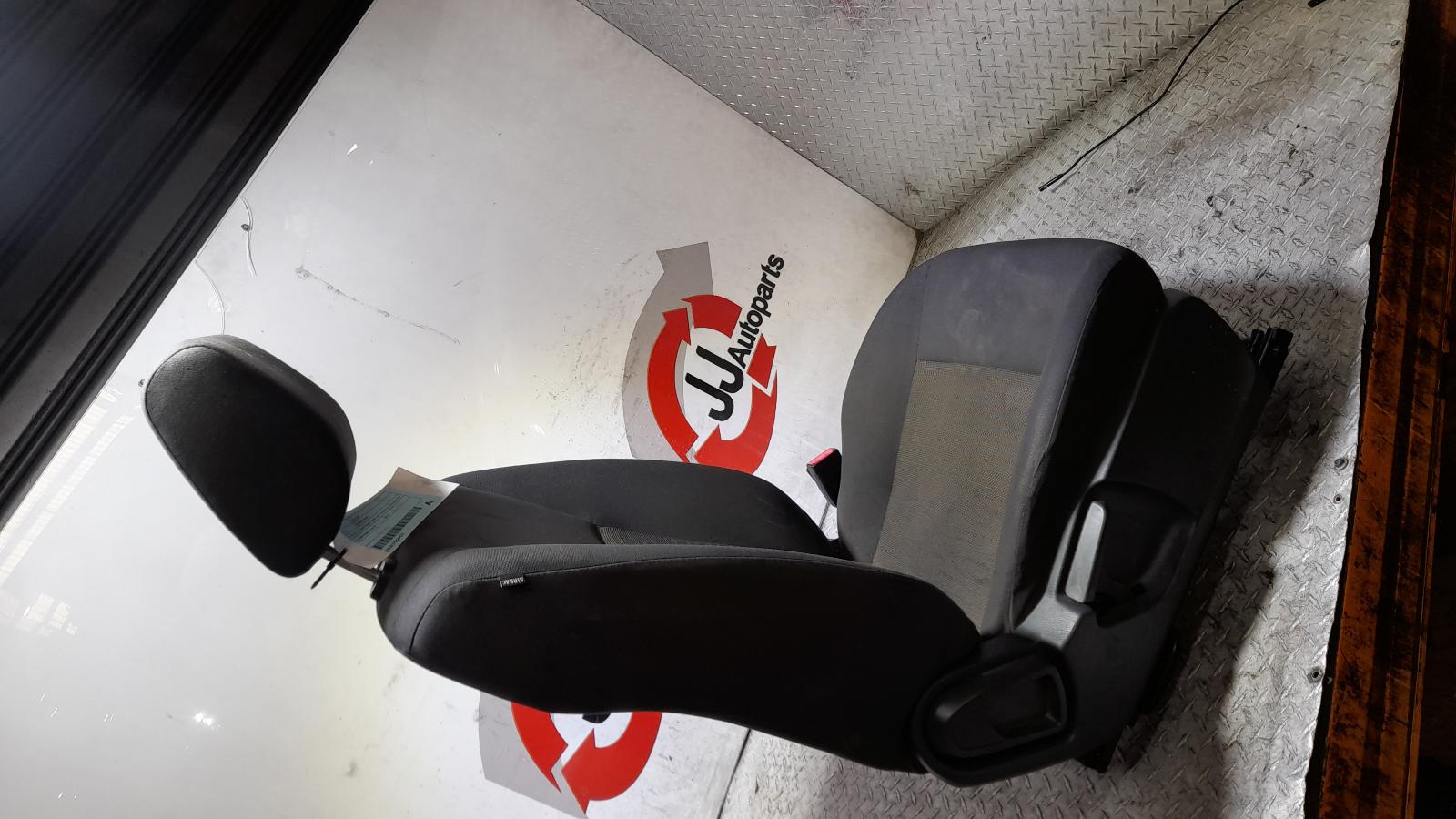 View Auto part Front Seat Ford Ranger 2014