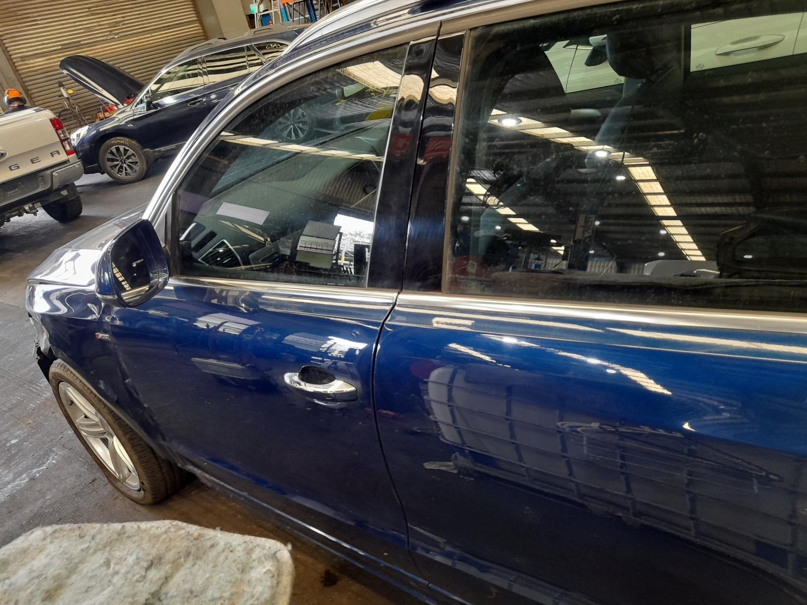View Auto part Left Front Window Reg/Motor Audi Q5 2014