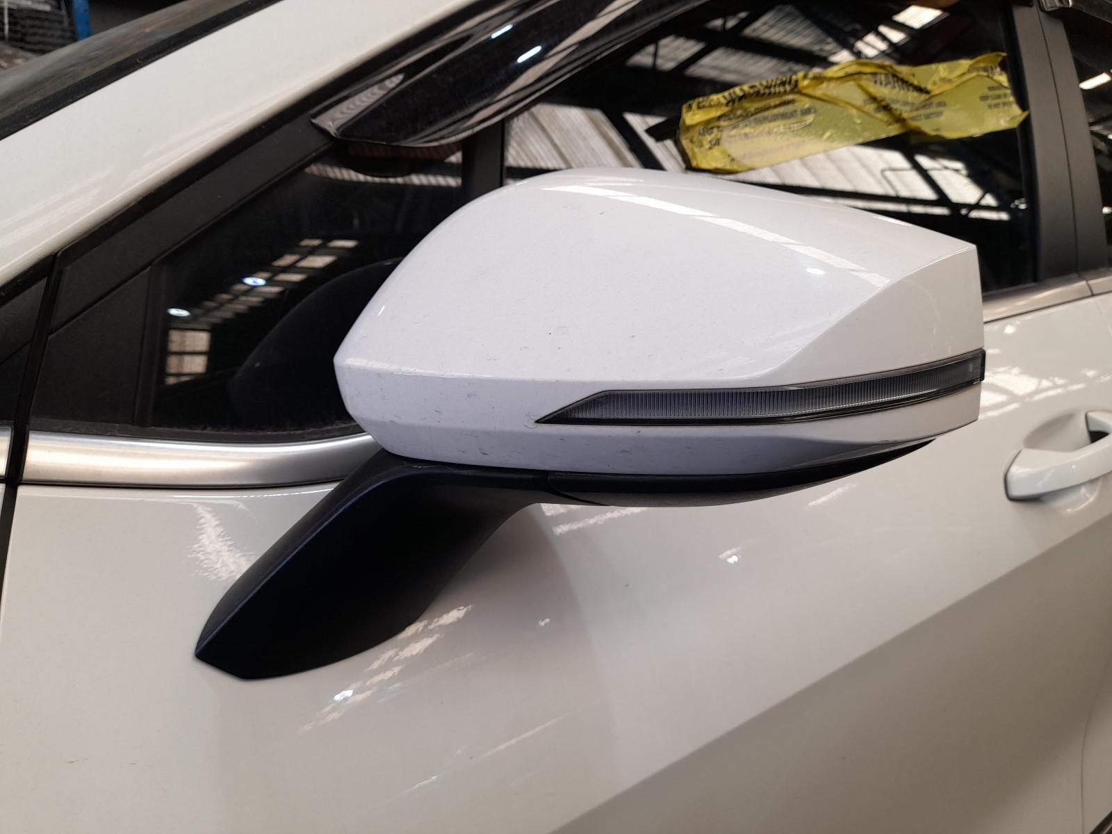 View Auto part Left Door Mirror Kia Sportage 2022