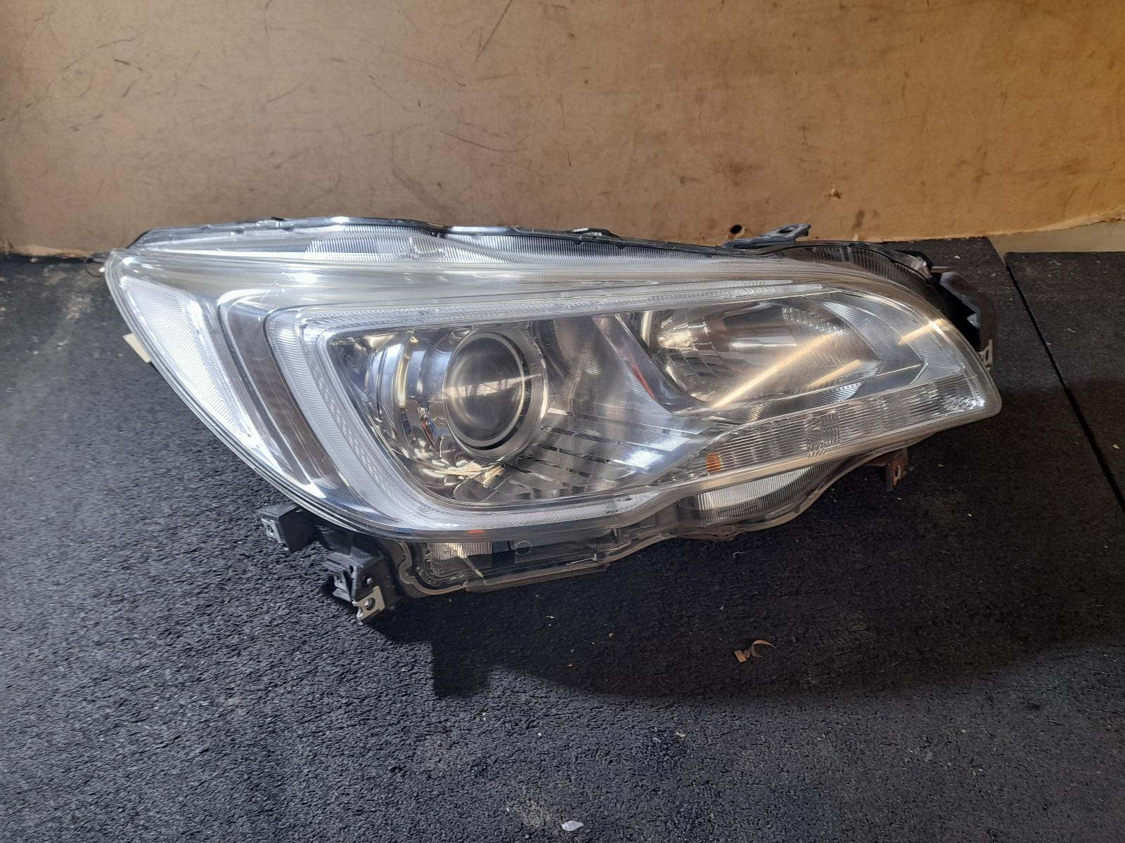 View Auto part Right Headlamp Subaru Outback 2016