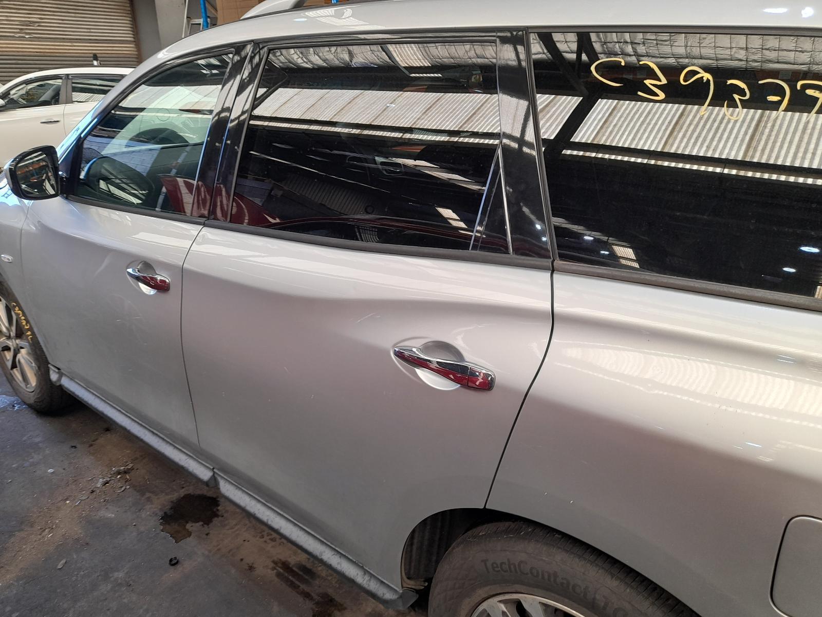 View Auto part Left Rear Side Glass Nissan Pathfinder 2015